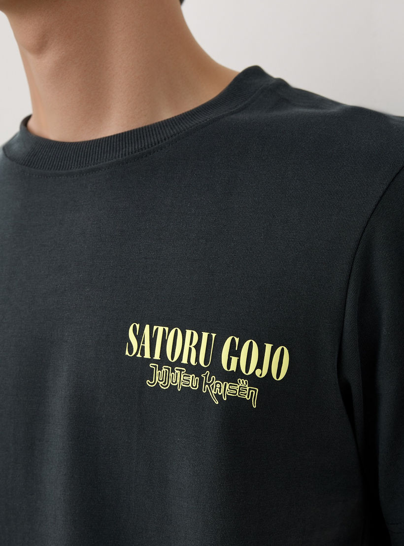 تيشيرت بياقة ضيقة وطبعات ساتورو غوجو-men-clothing-tshirtsandpolos-tshirts-image-4
