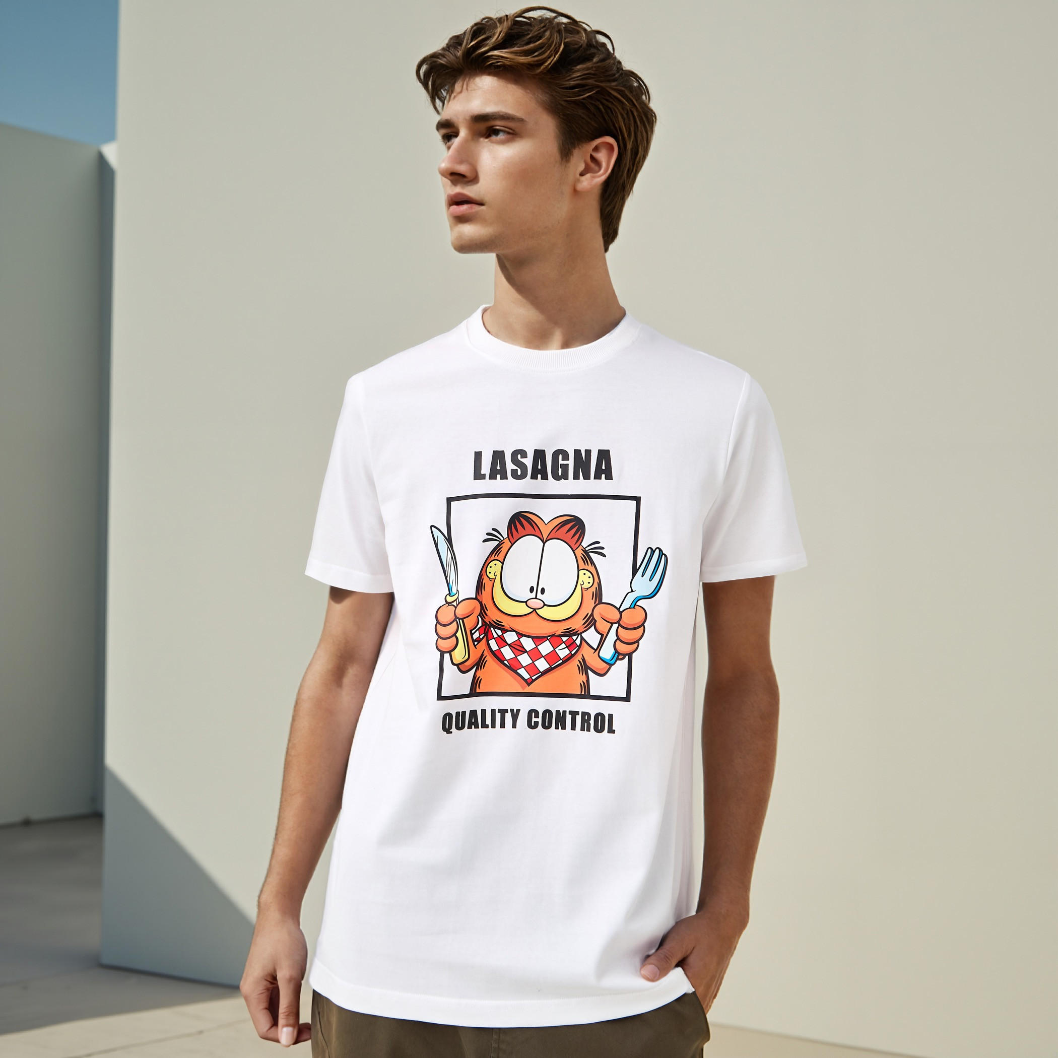 Garfield Print T-shirt with Crew Neck and Short Sleeves-men-clothing-tshirtsandpolos-tshirts-image-1