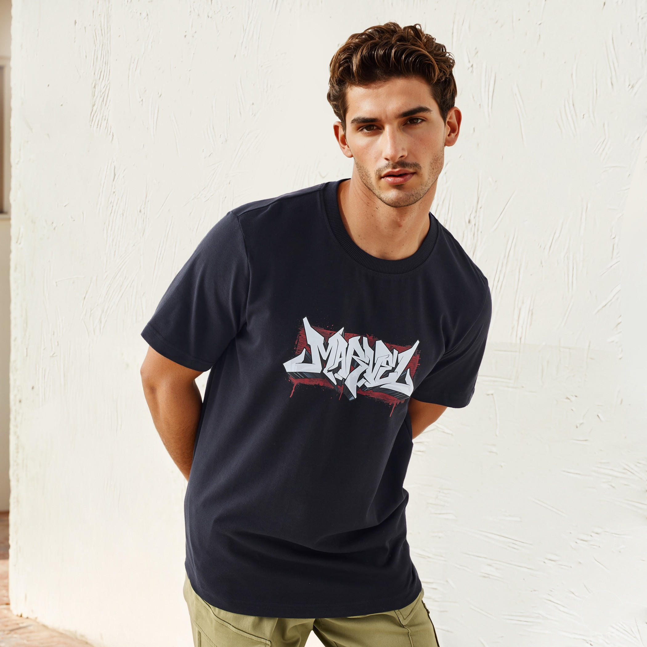 تيشيرت بياقة ضيقة وطبعات-men-clothing-tshirtsandpolos-tshirts-image-5