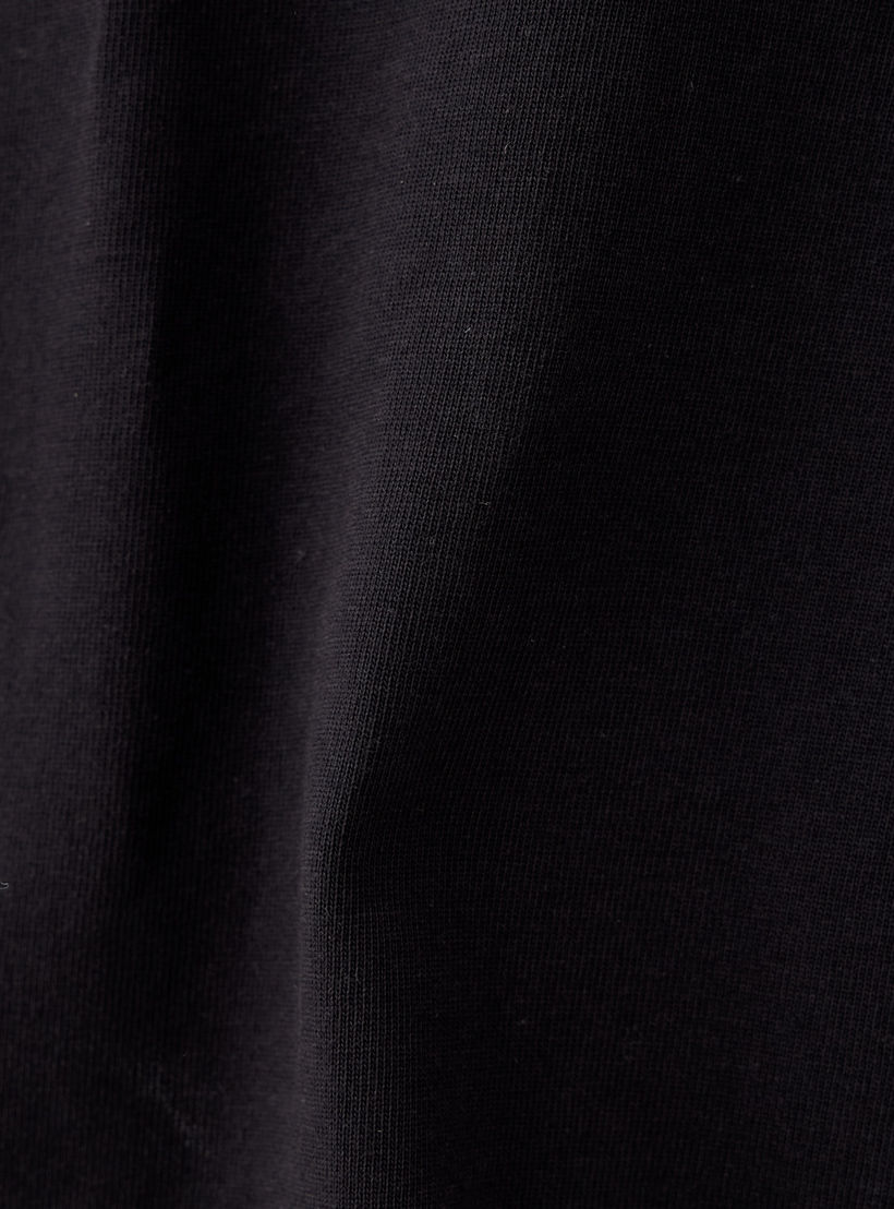 تيشيرت بياقة ضيقة وطبعات-men-clothing-tshirtsandpolos-tshirts-image-5