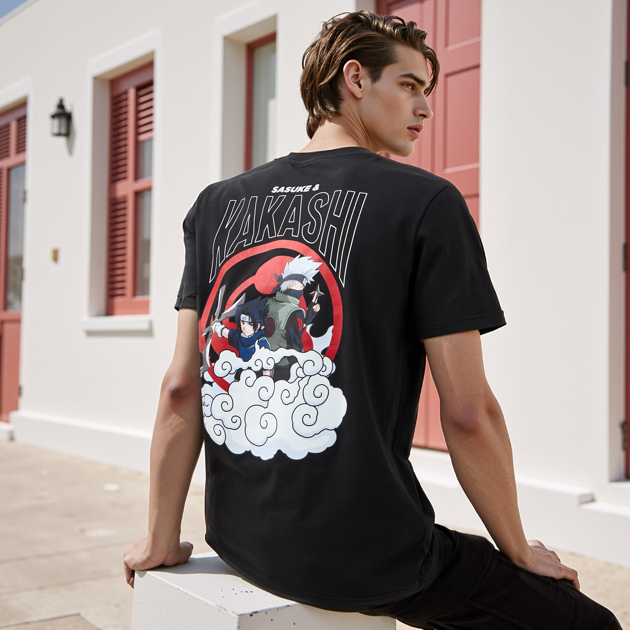 تيشيرت بياقة ضيقة وطبعات كاكاشي-men-clothing-tshirtsandpolos-tshirts-image-5
