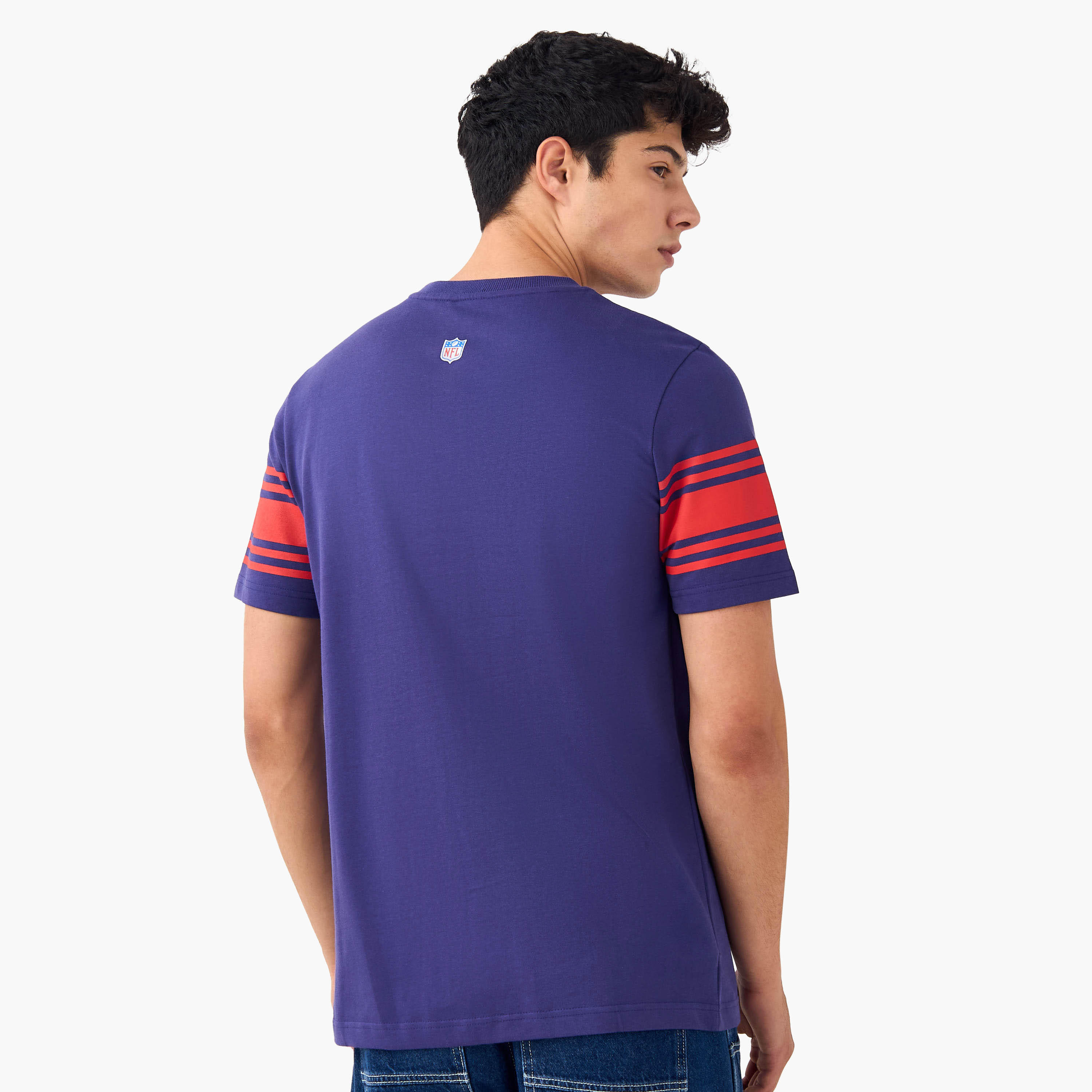 تيشيرت بياقة ضيقة وطبعات-men-clothing-tshirtsandpolos-tshirts-image-2