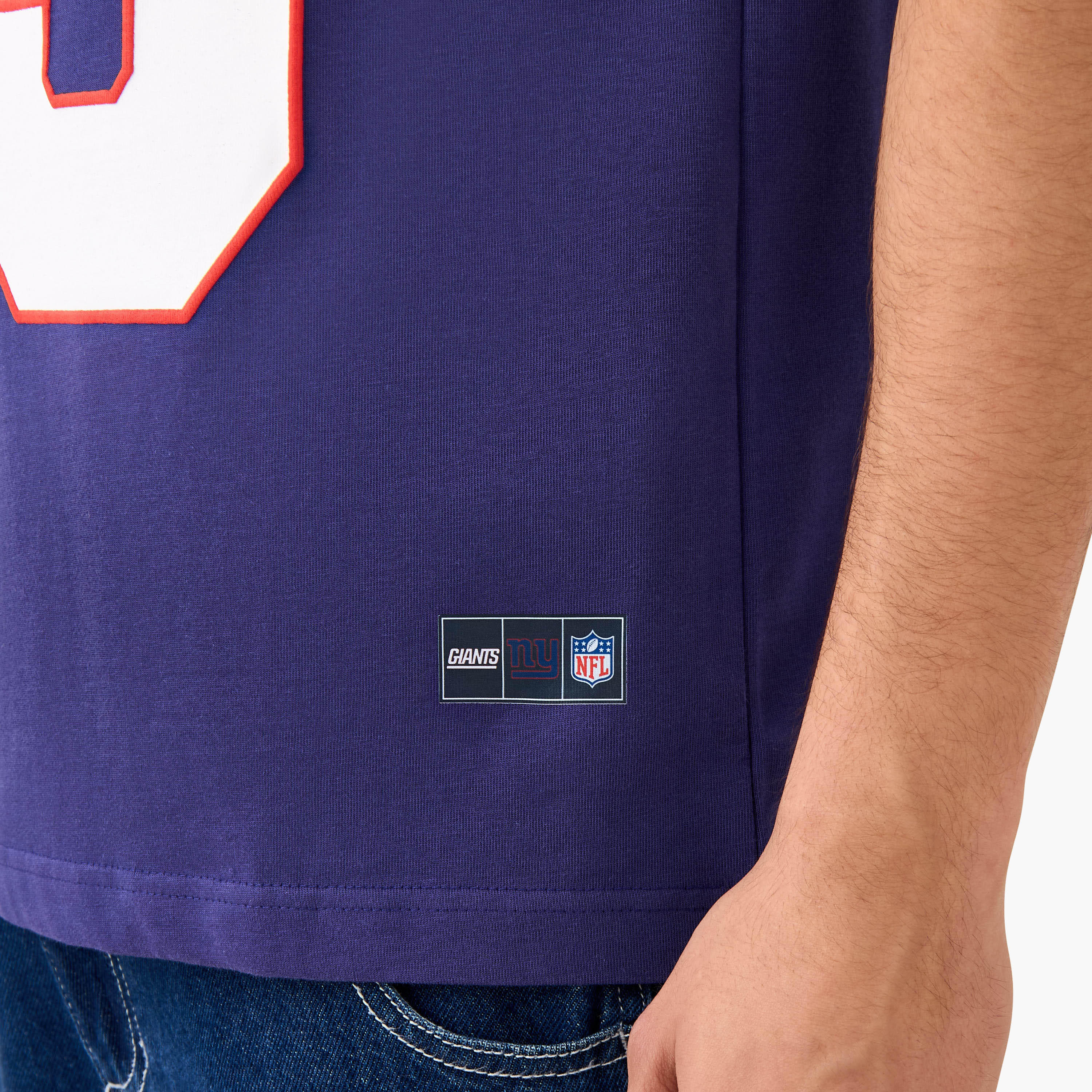 تيشيرت بياقة ضيقة وطبعات-men-clothing-tshirtsandpolos-tshirts-image-4