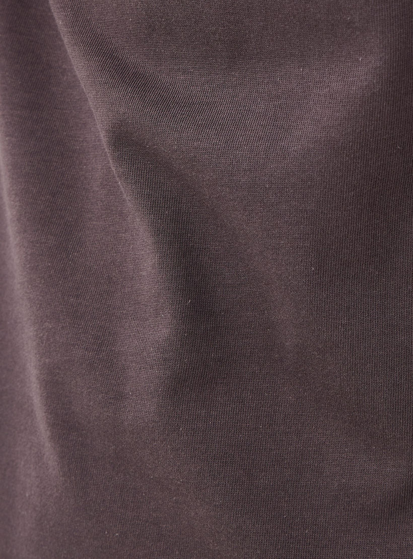 تيشيرت بياقة ضيقة وطبعات سترينجر ثينجز-men-clothing-tshirtsandpolos-tshirts-image-5