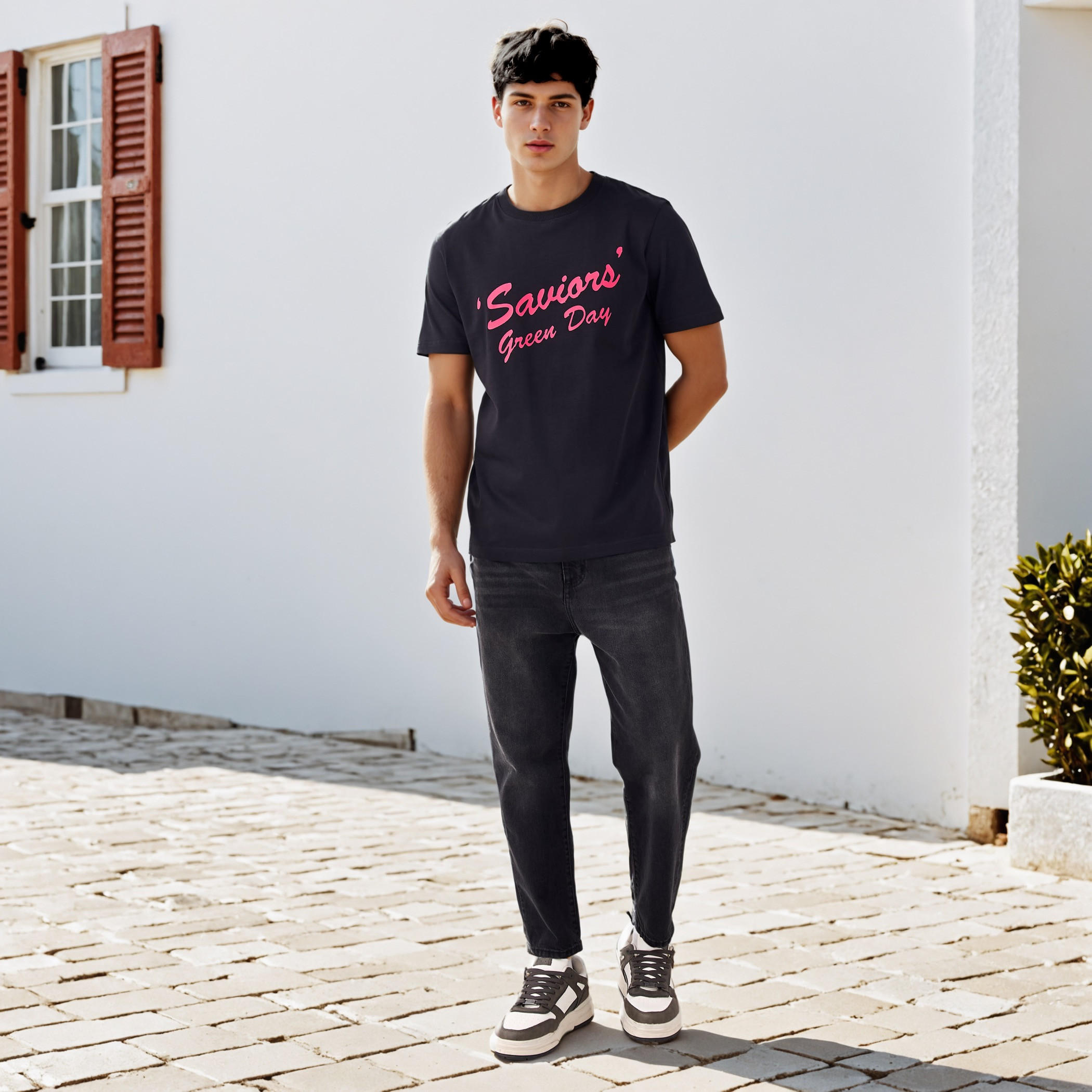 تيشيرت بياقة ضيقة وطبعات-men-clothing-tshirtsandpolos-tshirts-image-4