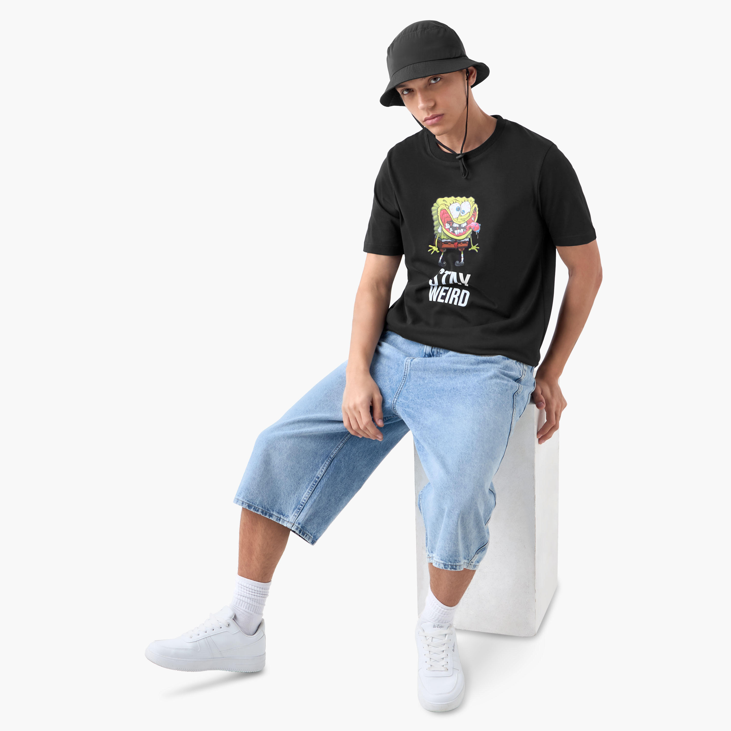 تيشيرت بياقة ضيقة وطبعات-men-clothing-tshirtsandpolos-tshirts-image-4