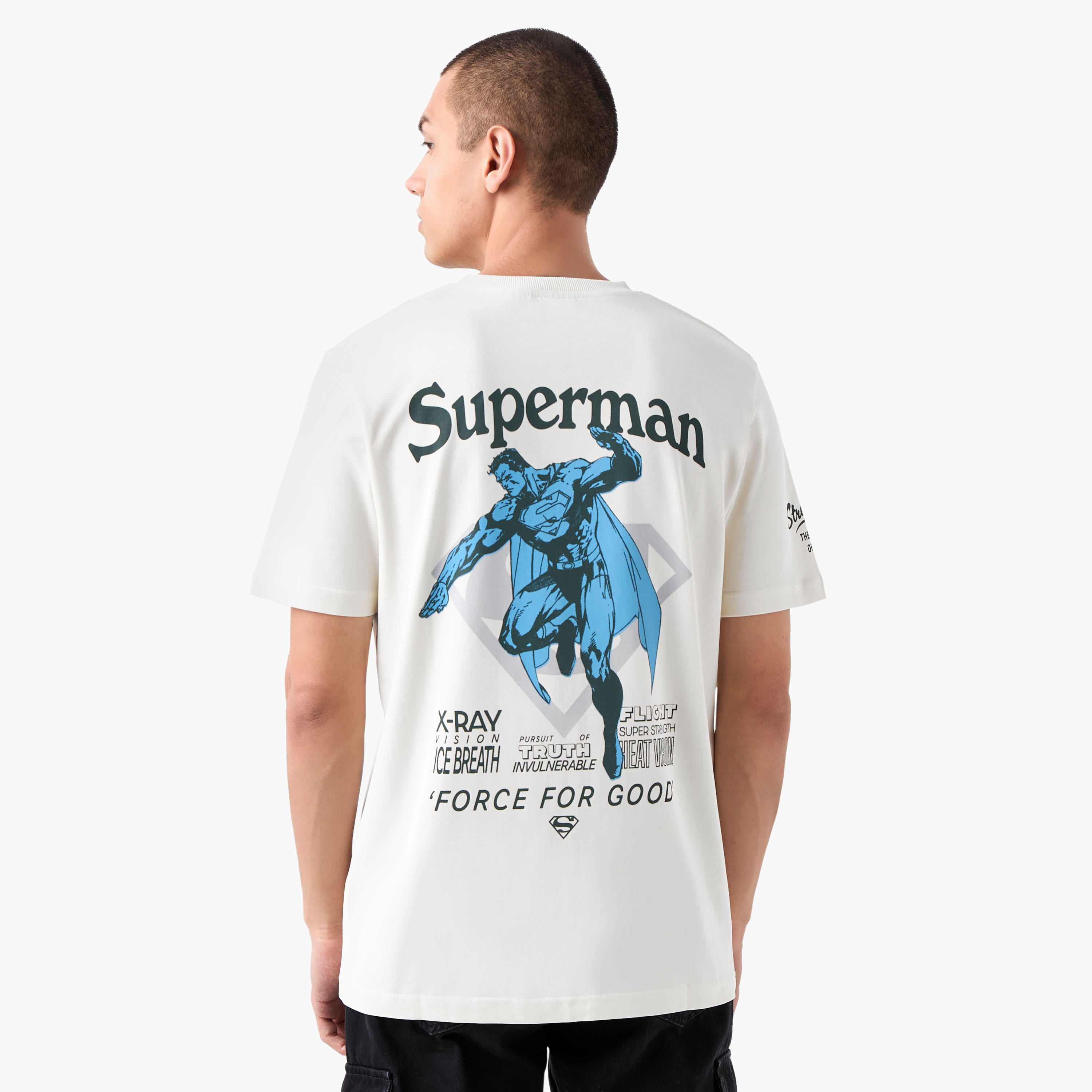 تيشيرت بياقة ضيقة وطبعات سوبر مان-men-clothing-tshirtsandpolos-tshirts-image-6