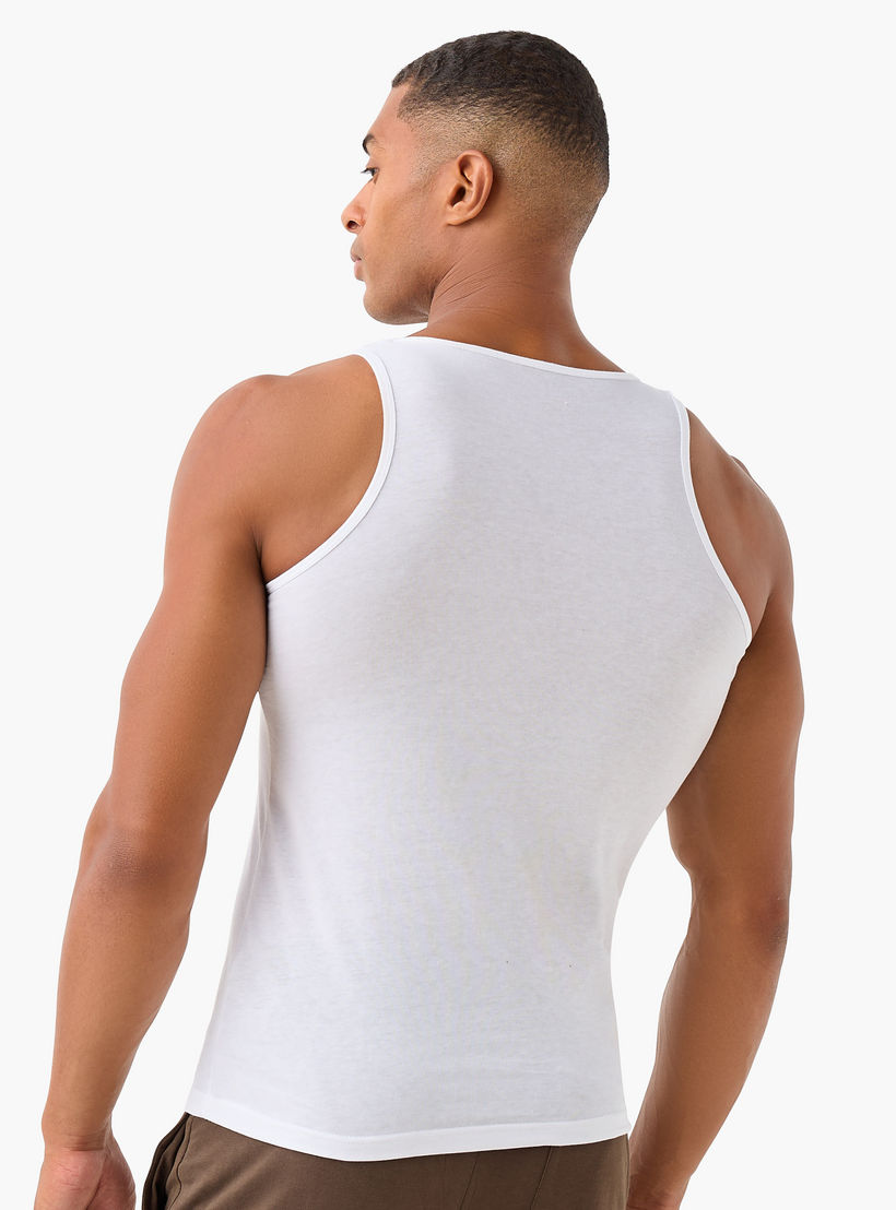 فيستات قطن للرجال - عبوة 3 قطع-men-clothing-innerwear-vests-image-5