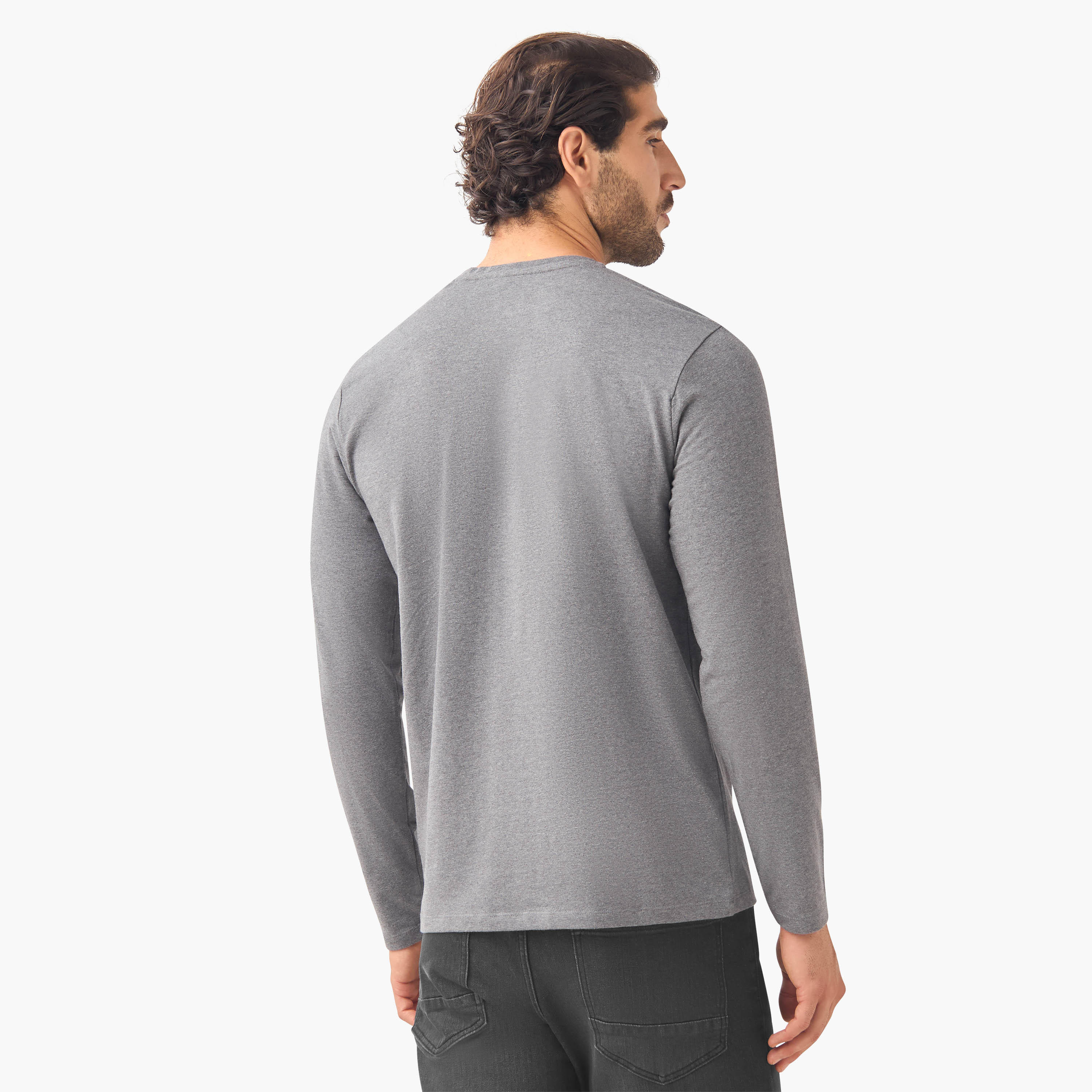 تيشيرت بقصة سليم وياقة ضيقة - طقم ن 3-men-clothing-tshirtsandpolos-tshirts-image-3