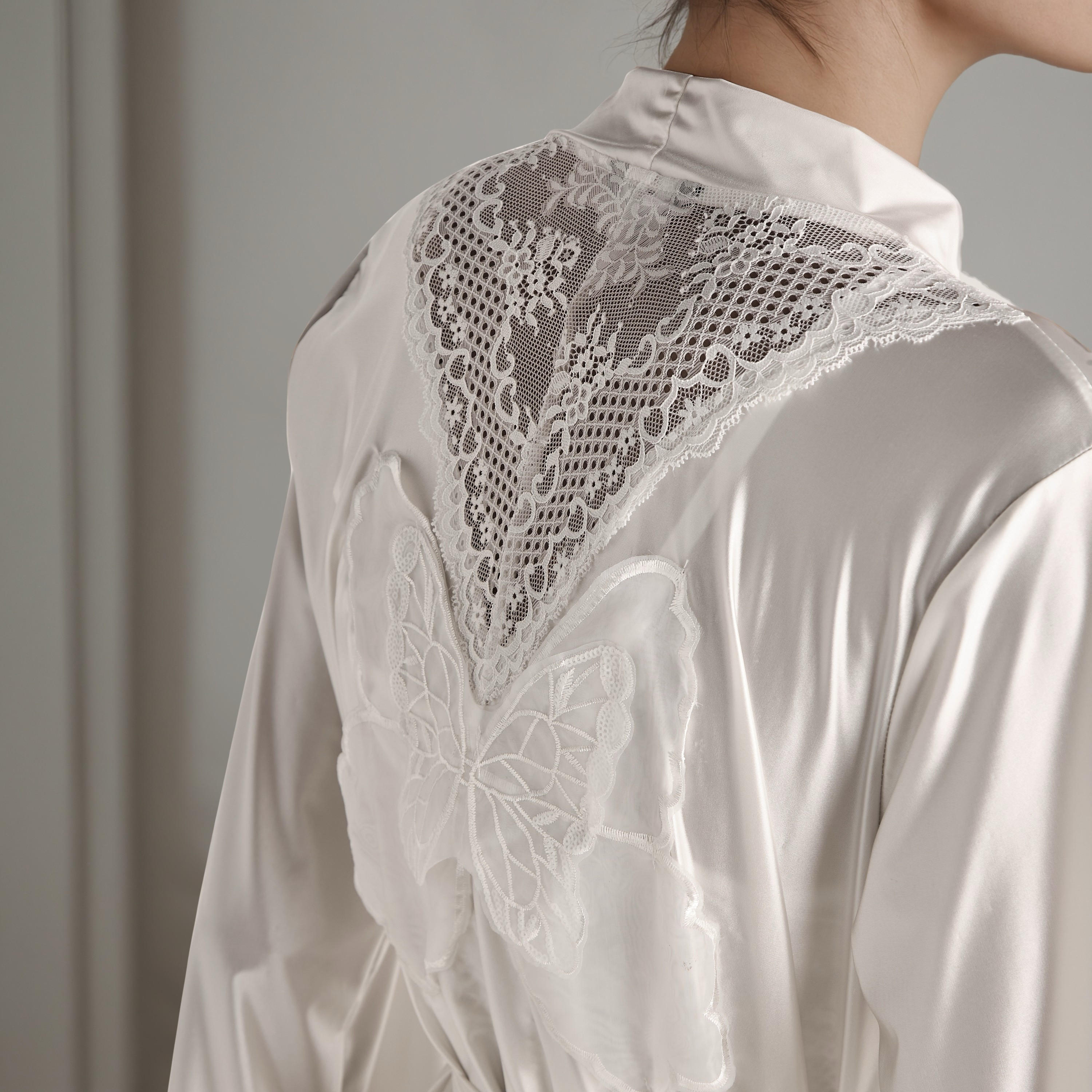 ثوب نوم دانتيل للعروس بحواف غير متماثلة مع روب-women-clothing-nightwear-robes-image-1