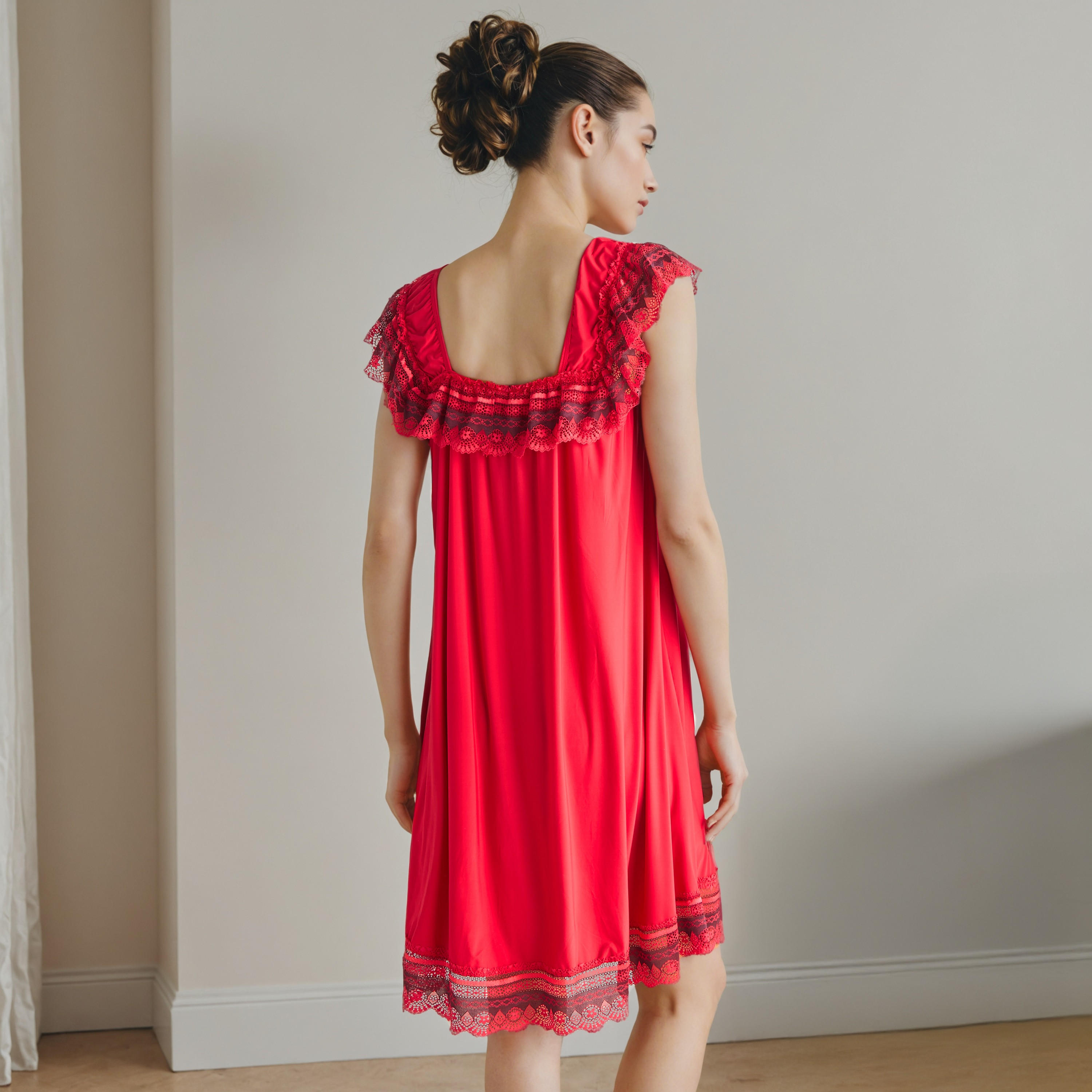 فستان نوم للعروس بحواف دانتيل مع سروال داخلي ثونج-women-clothing-nightwear-robes-image-2