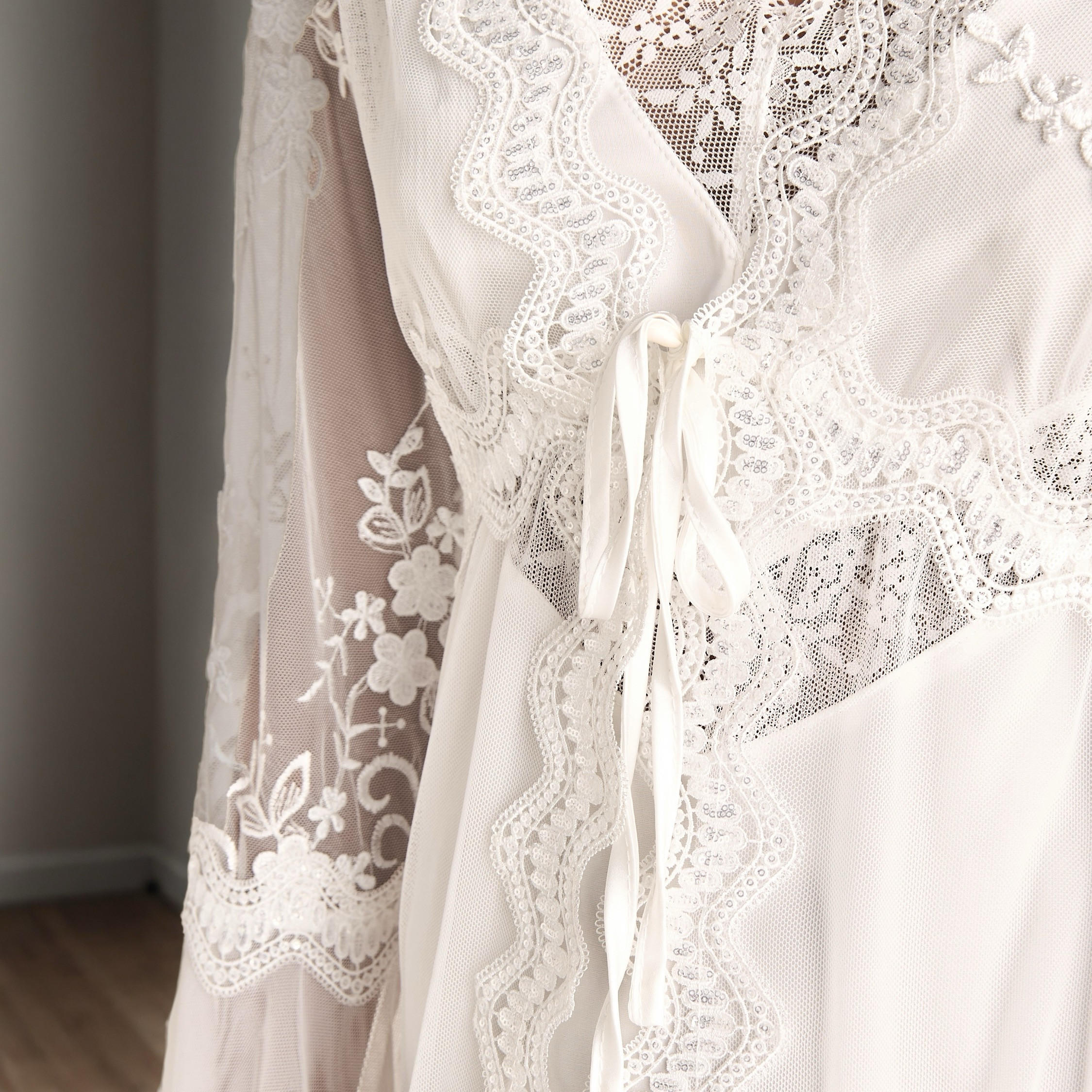 قميص نوم بقصة دانتيل للعرائس مع روب-women-clothing-nightwear-robes-image-3