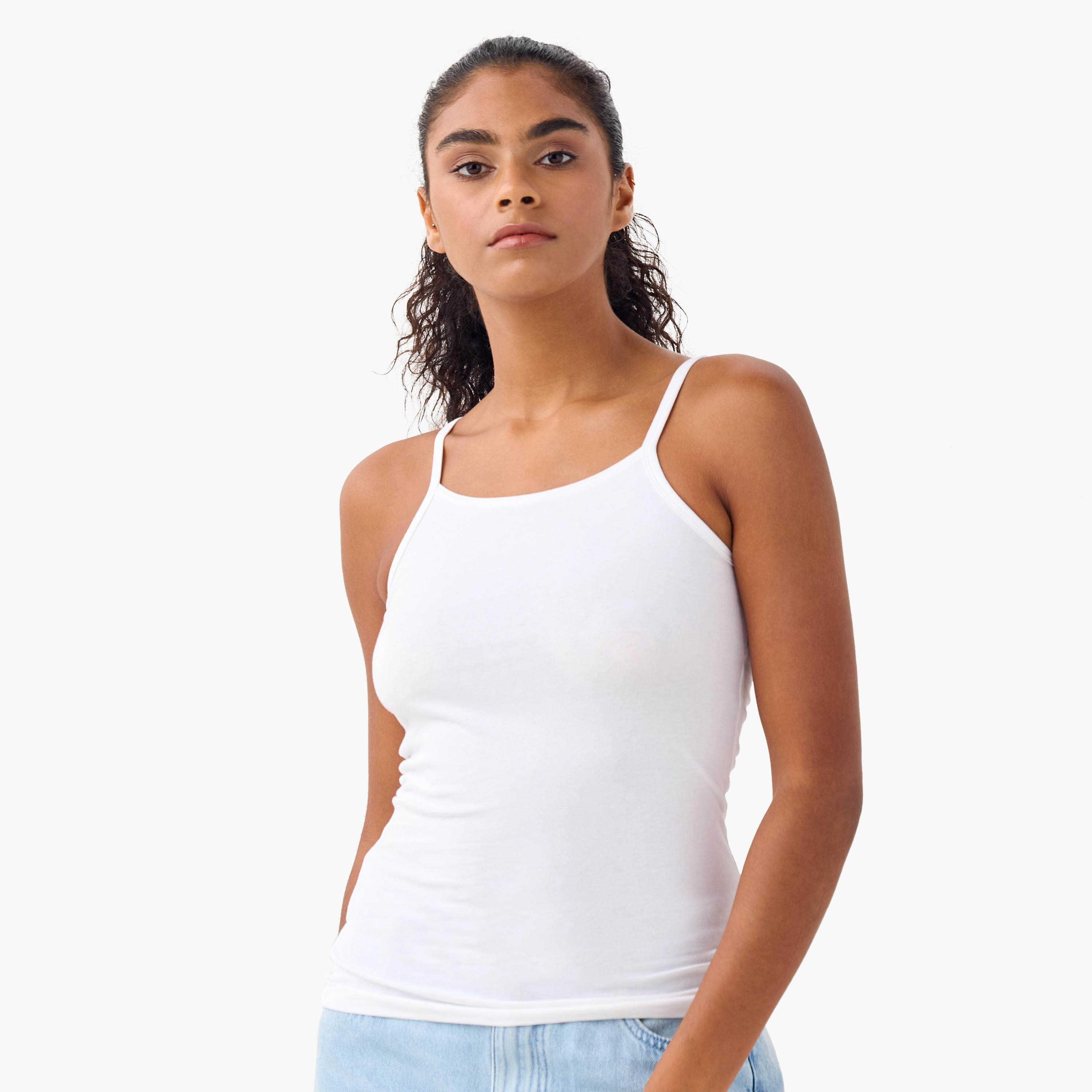 قمصان داخلية بحمالات رفيعة ورقبة واسعة - طقم من 3 قطع-women-clothing-lingerie-camisoles-image-2
