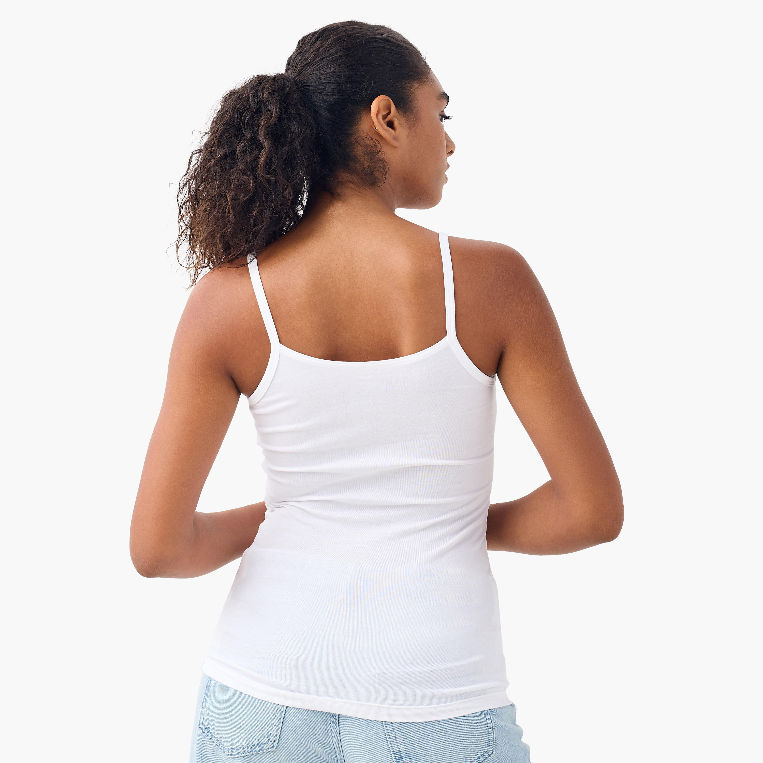 قمصان داخلية بحمالات رفيعة ورقبة واسعة - طقم من 3 قطع-women-clothing-lingerie-camisoles-image-5