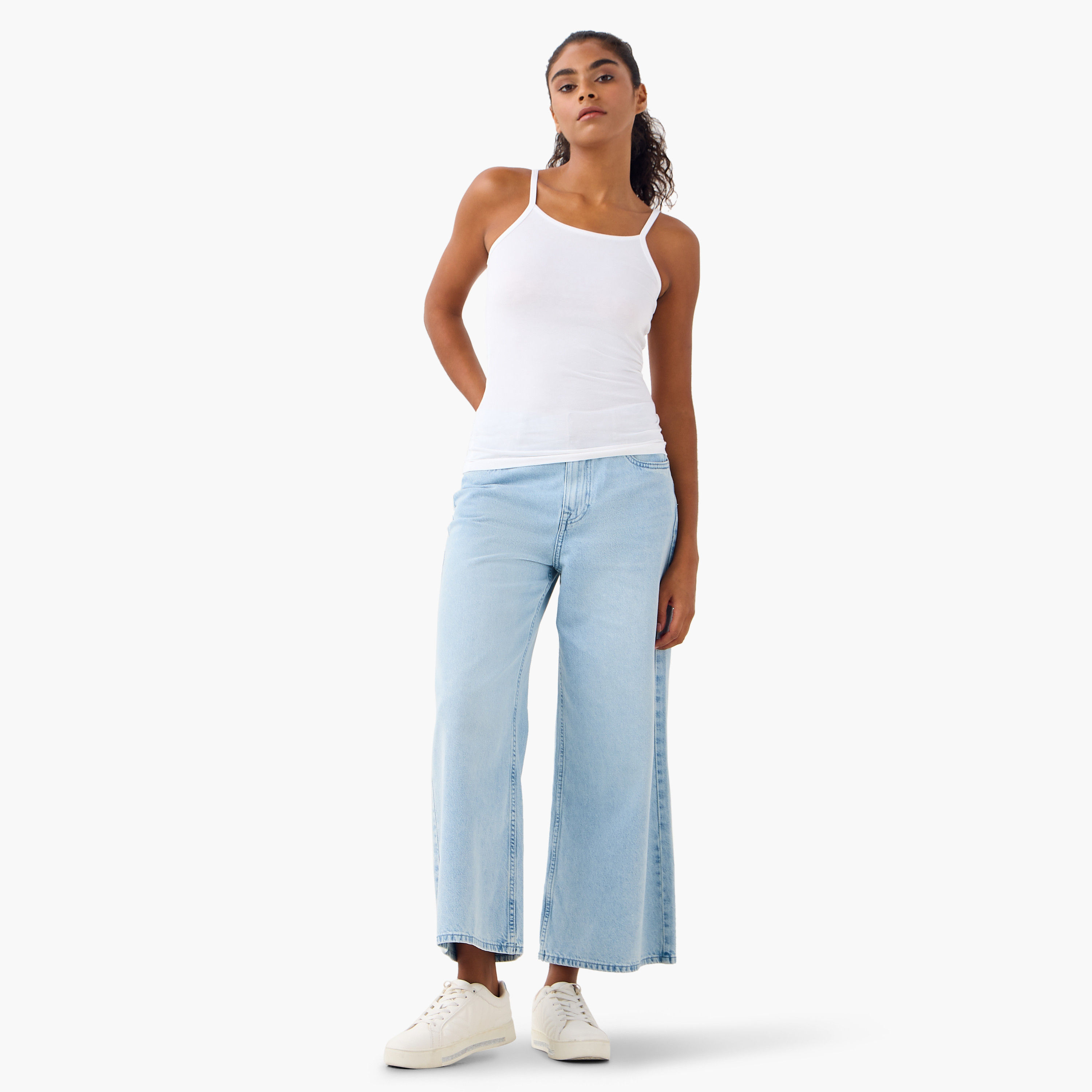 بلوزة كامي بياقة عميقة وحمّالات رفيعة من سبلاش بيزيكس - طقم من 3 قطع-women-clothing-lingerie-camisoles-image-8
