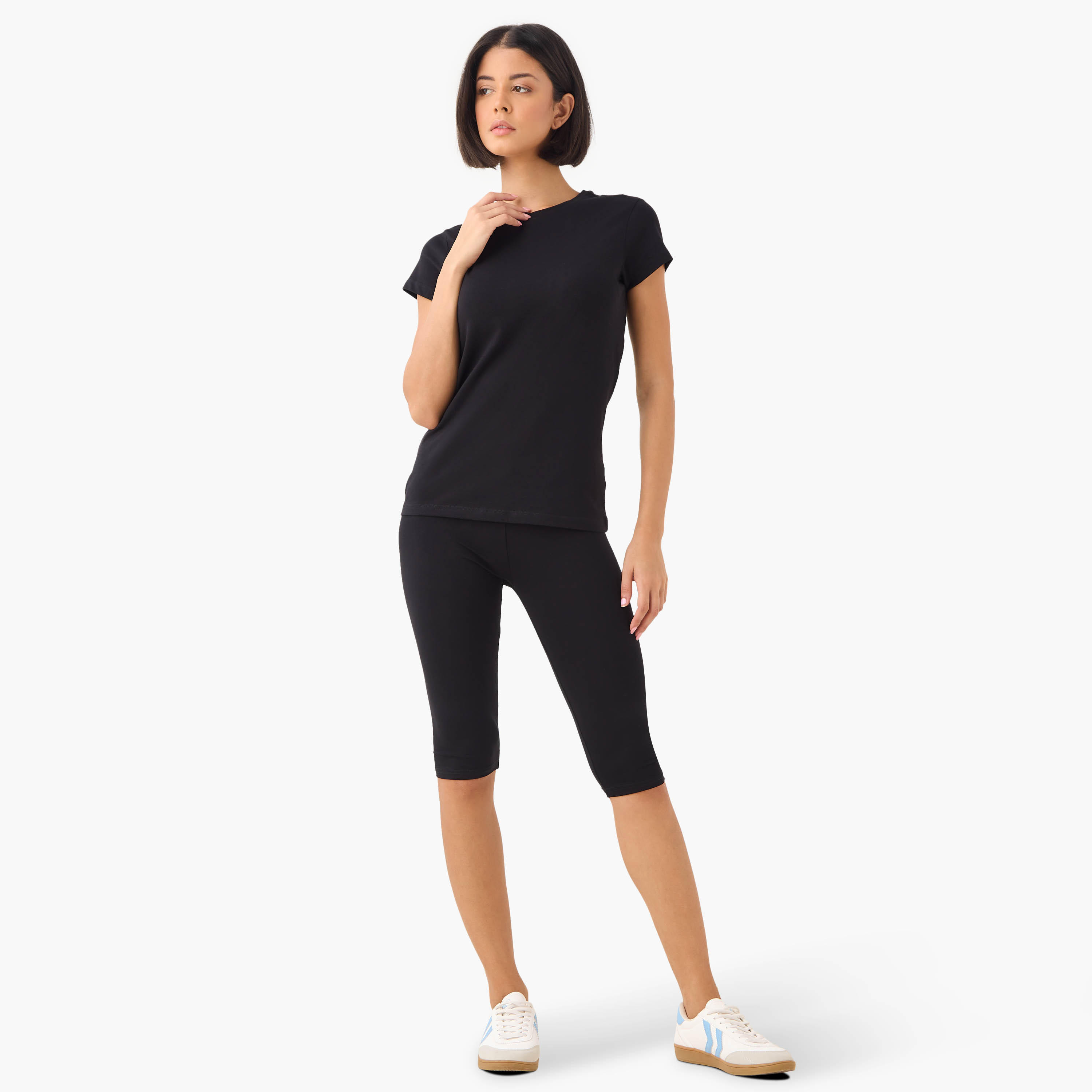 تيشيرت بياقة ضيقة وأكمام كاب - طقم من 2-women-clothing-tshirts-image-7