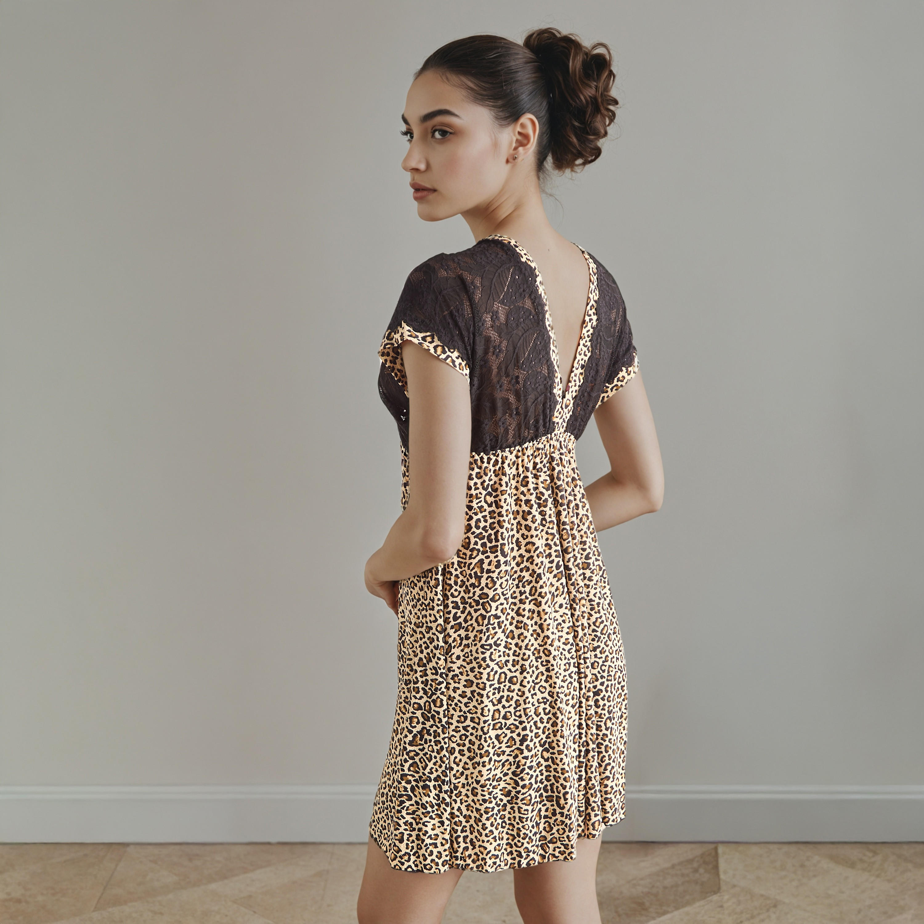 فستان نوم بطبعات حيوانية وسروال ثونج-women-clothing-nightwear-robes-image-2