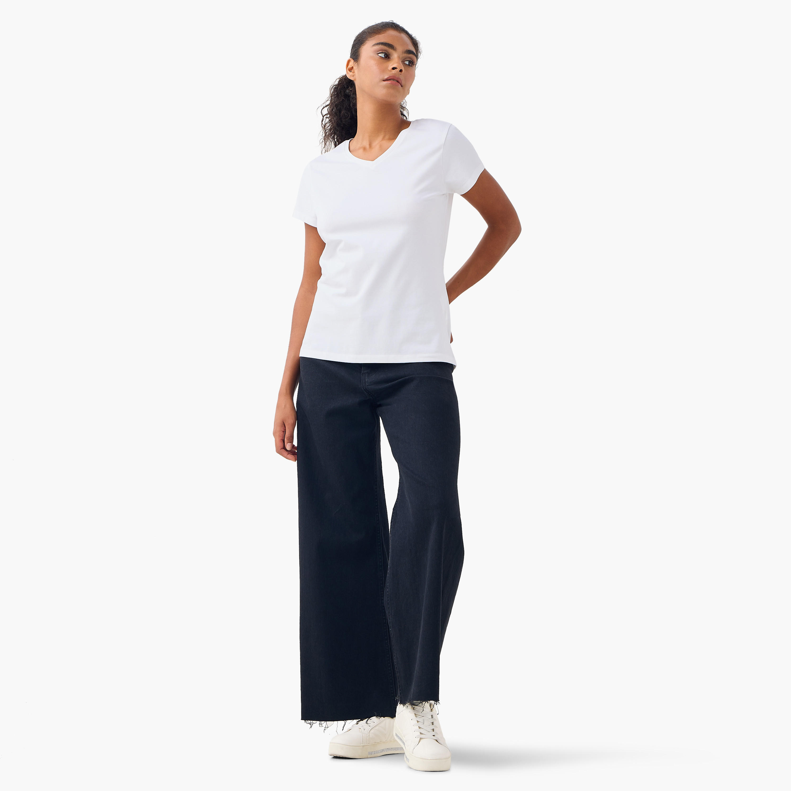 تيشيرت بياقة V وأكمام قصيرة - طقم من 2-women-clothing-tshirts-image-7