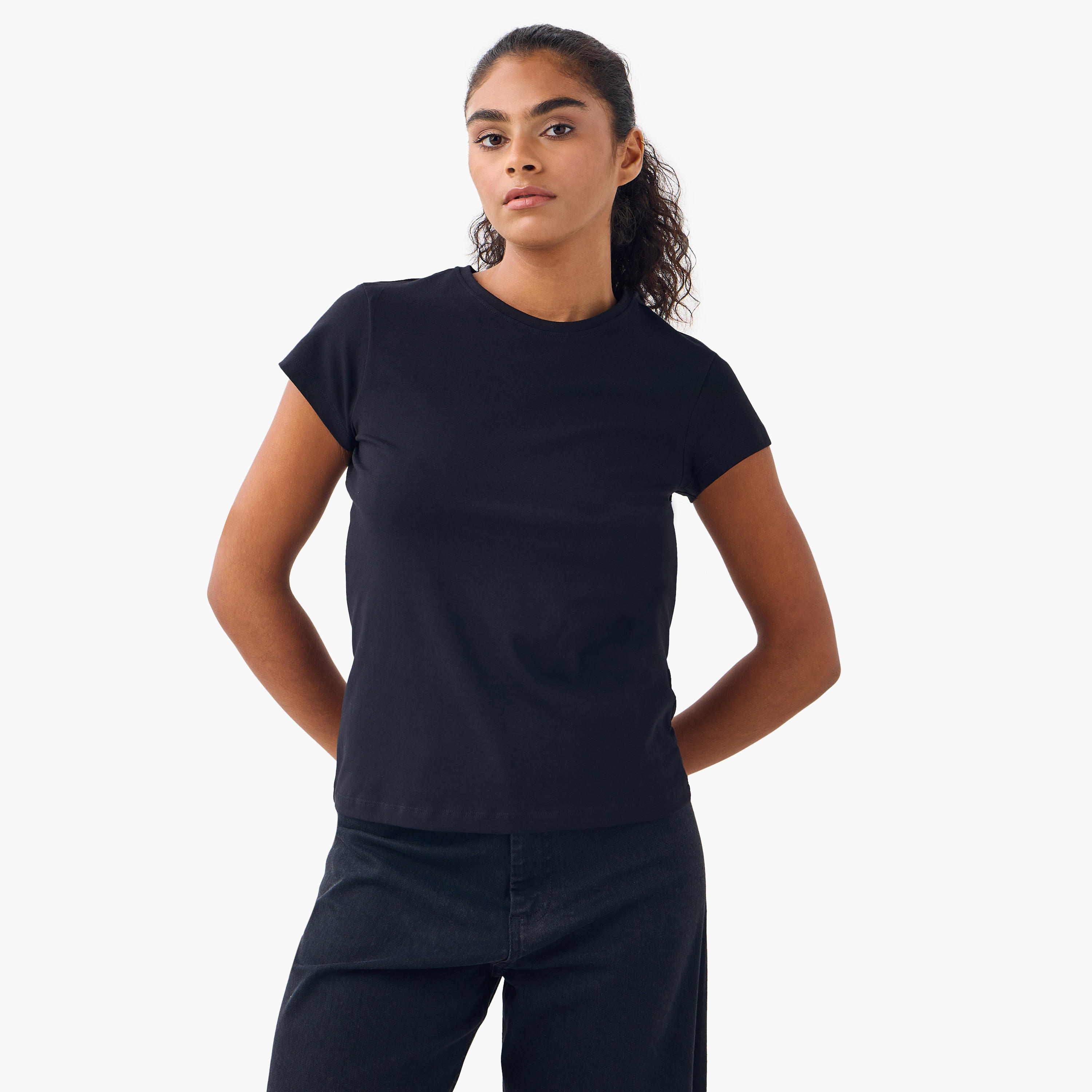 تيشيرت بياقة ضيقة وأكمام كاب - طقم من 2-women-clothing-tshirts-image-3