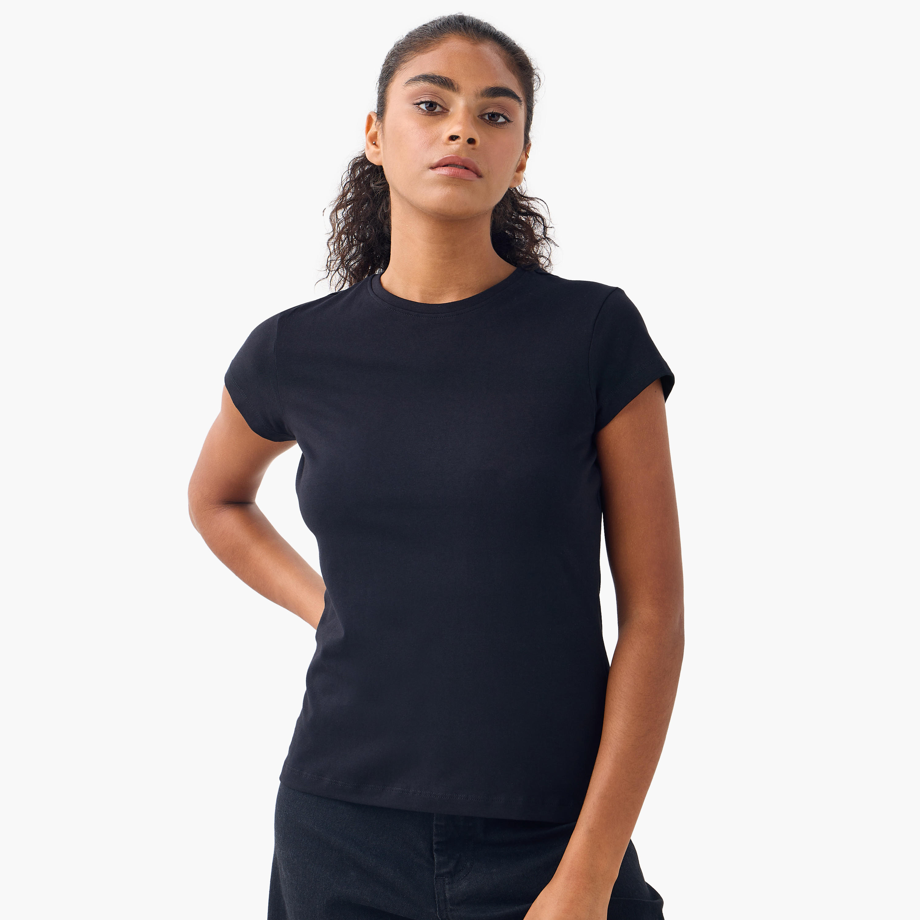 تيشيرت بياقة ضيقة وأكمام كاب - طقم من 2-women-clothing-tshirts-image-6
