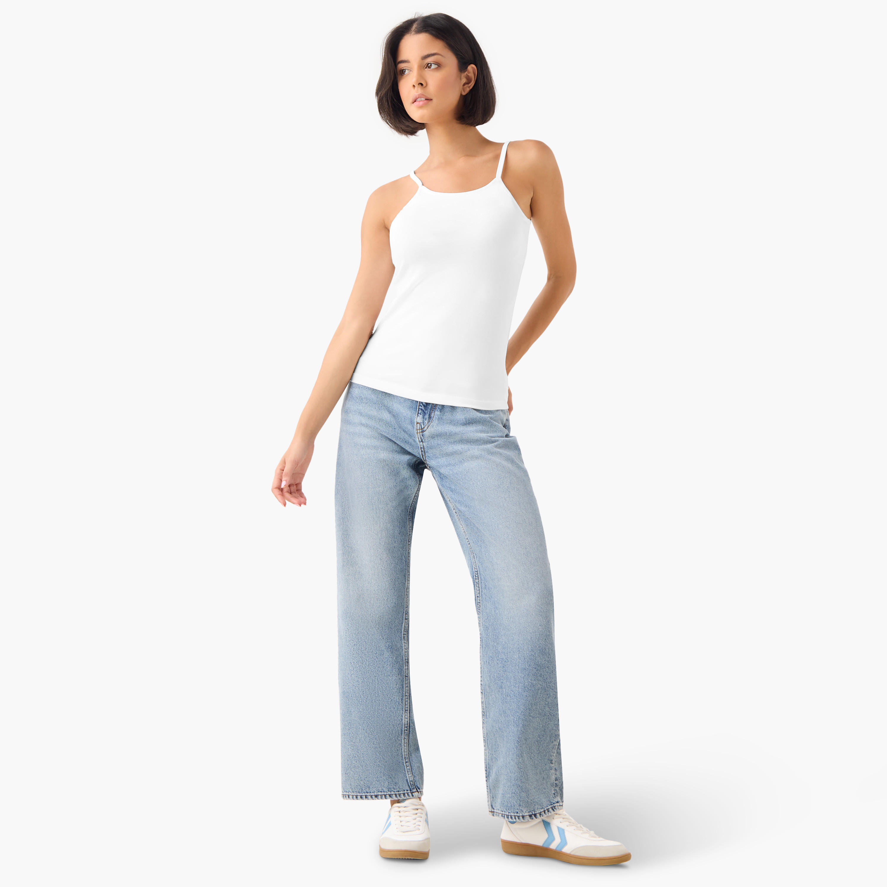 بلوزة كامي بياقة عميقة وحمّالات رفيعة من سبلاش بيزيكس - طقم من 3 قطع-women-clothing-tshirts-image-9