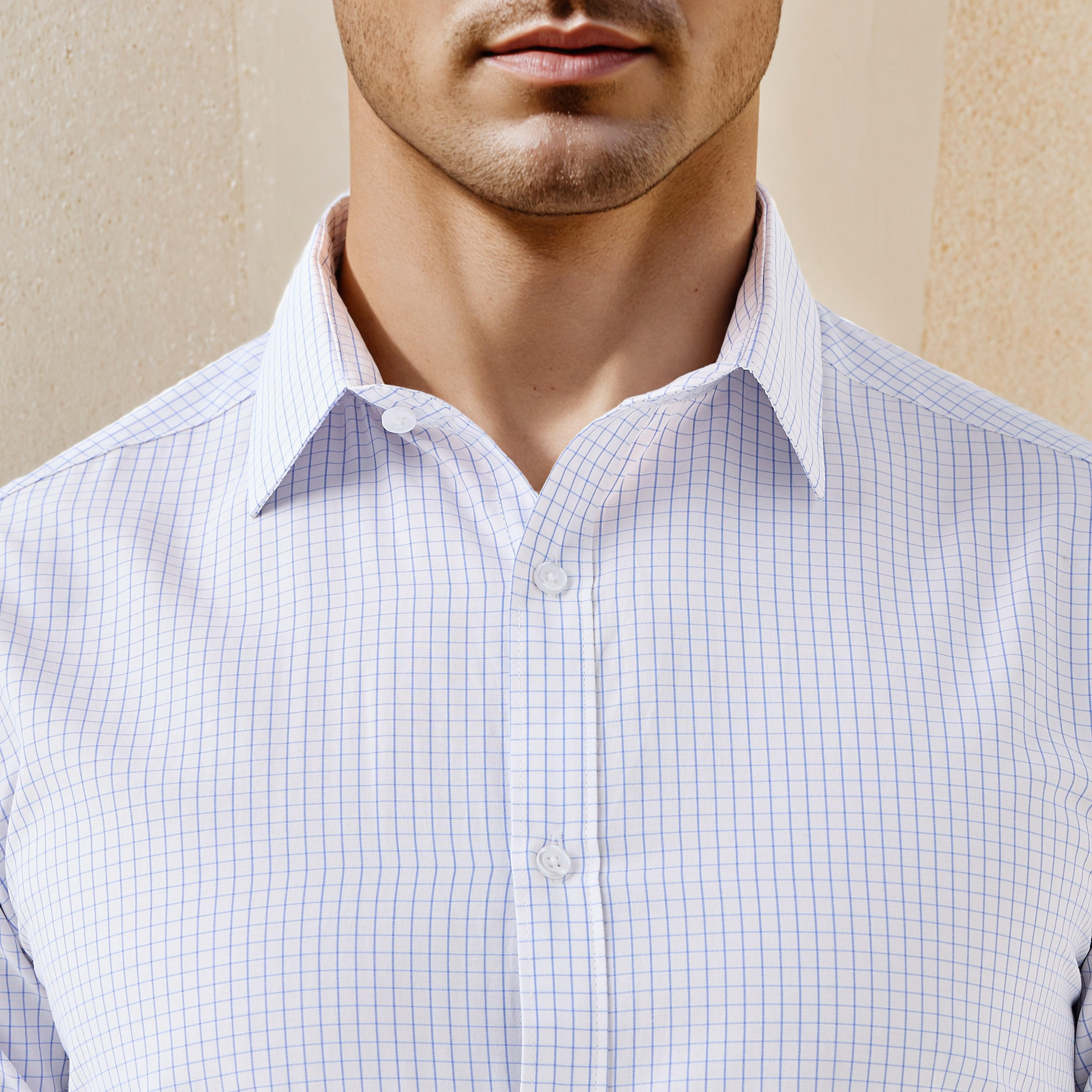 قميص كاروهات بقصة عادية وياقة وأكمام قصيرة-men-clothing-shirts-image-2