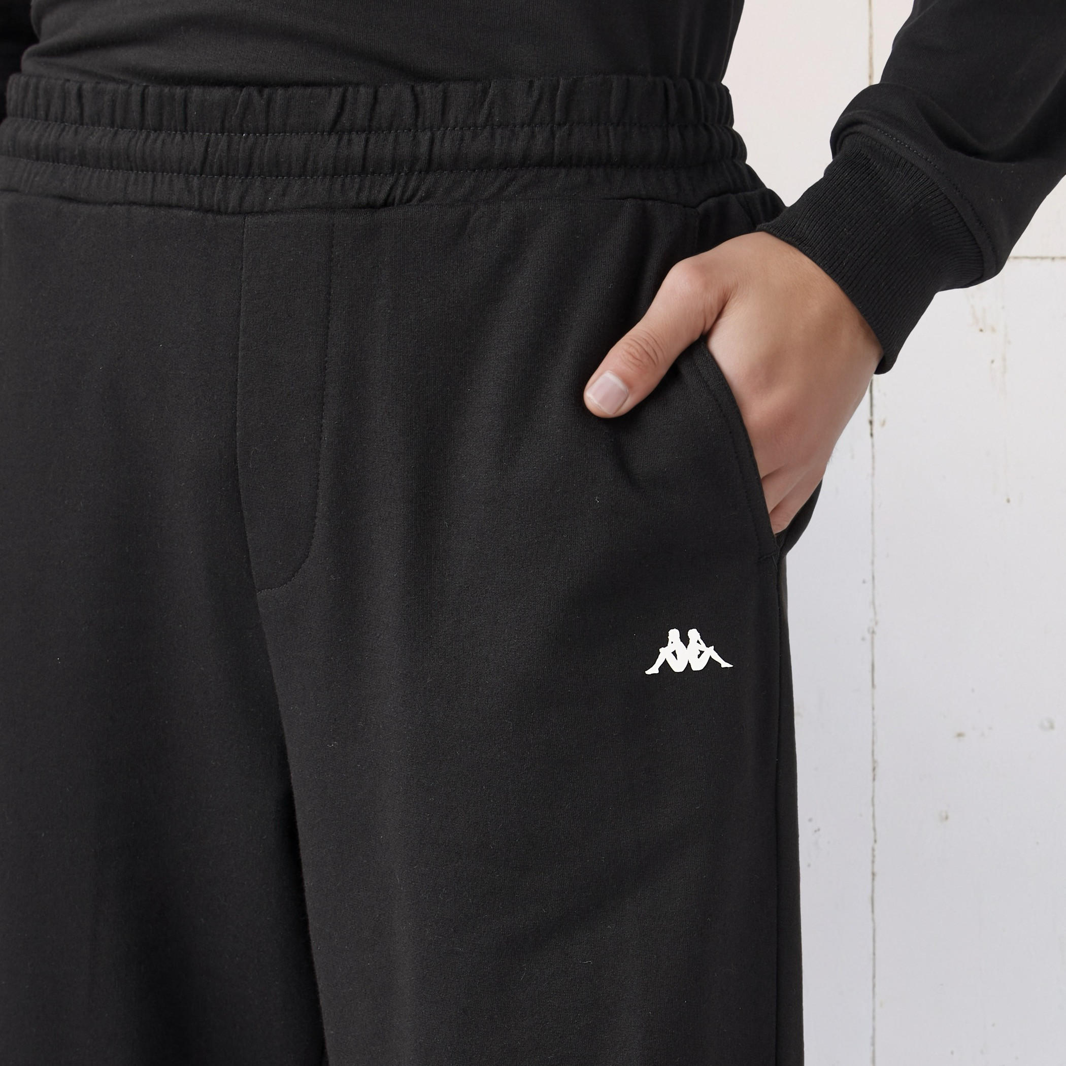 Kappa Relaxed Fit Track Pants-men-clothing-sportswearandactivewear-bottoms-joggers-image-4