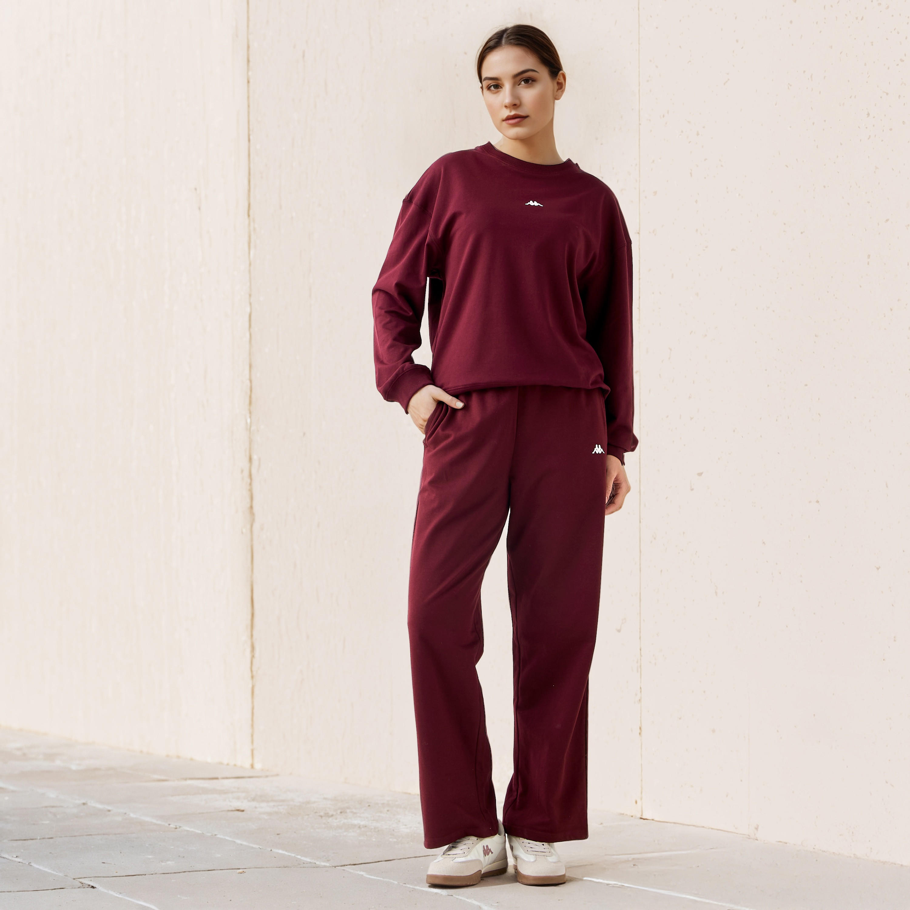 سويت شيرت بقصّة عادية من كابا-women-clothing-sportswearandactivewear-hoodiesandsweatshirts-image-3