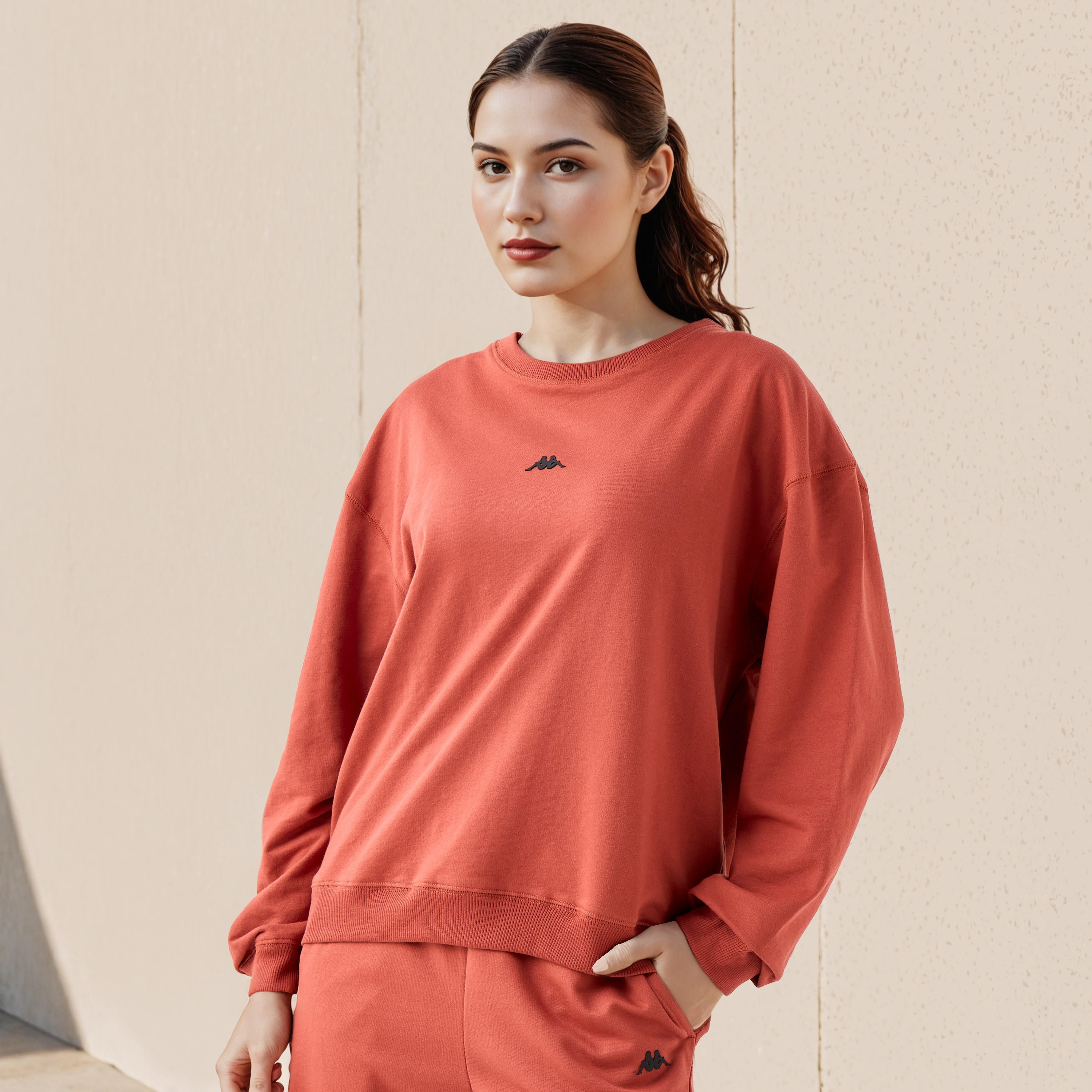 سويت شيرت بقصّة عادية من كابا-women-clothing-sportswearandactivewear-hoodiesandsweatshirts-image-1