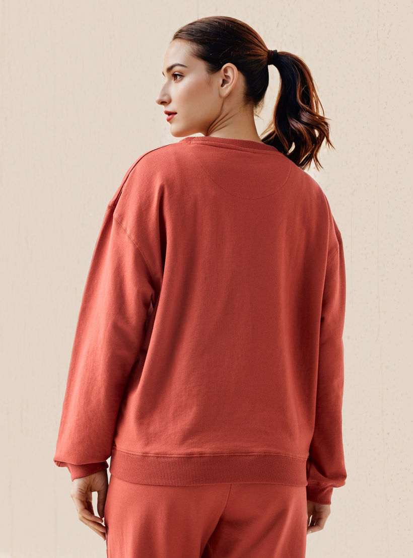 سويت شيرت بقصّة عادية من كابا-women-clothing-sportswearandactivewear-hoodiesandsweatshirts-image-3