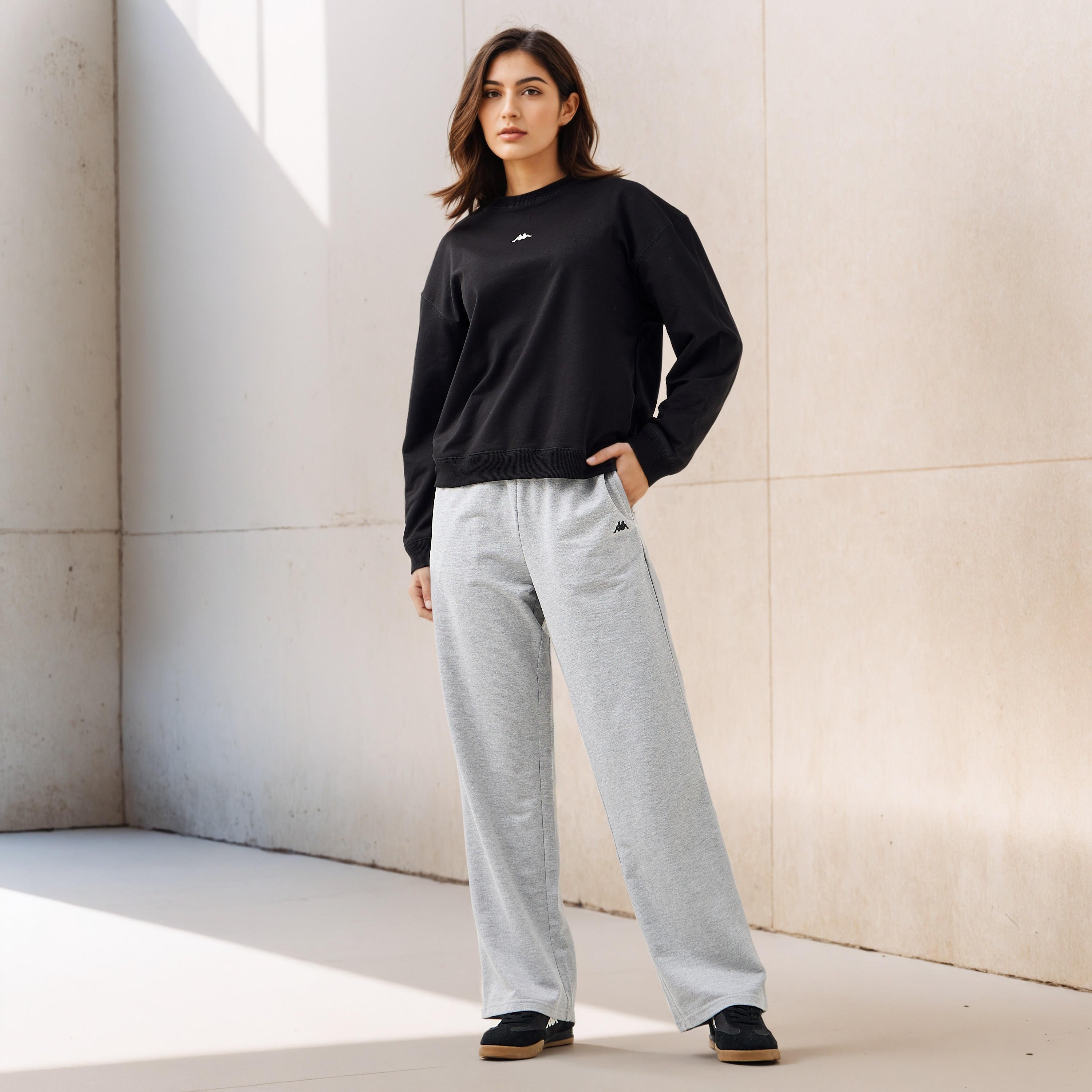 Kappa Relaxed Fit Sweatshirt-women-clothing-sportswearandactivewear-hoodiesandsweatshirts-image-2