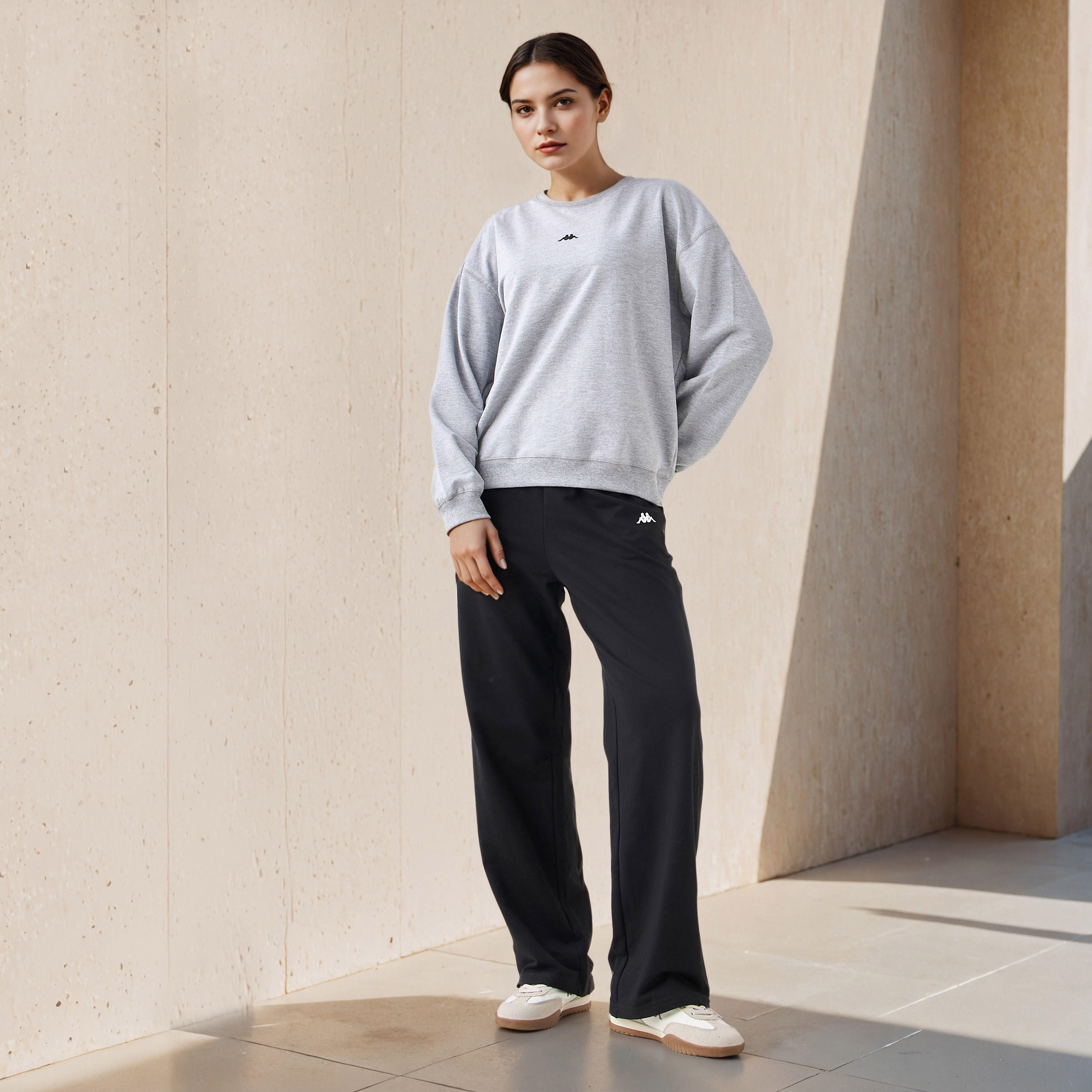 سويت شيرت بقصّة عادية من كابا-women-clothing-sportswearandactivewear-hoodiesandsweatshirts-image-2