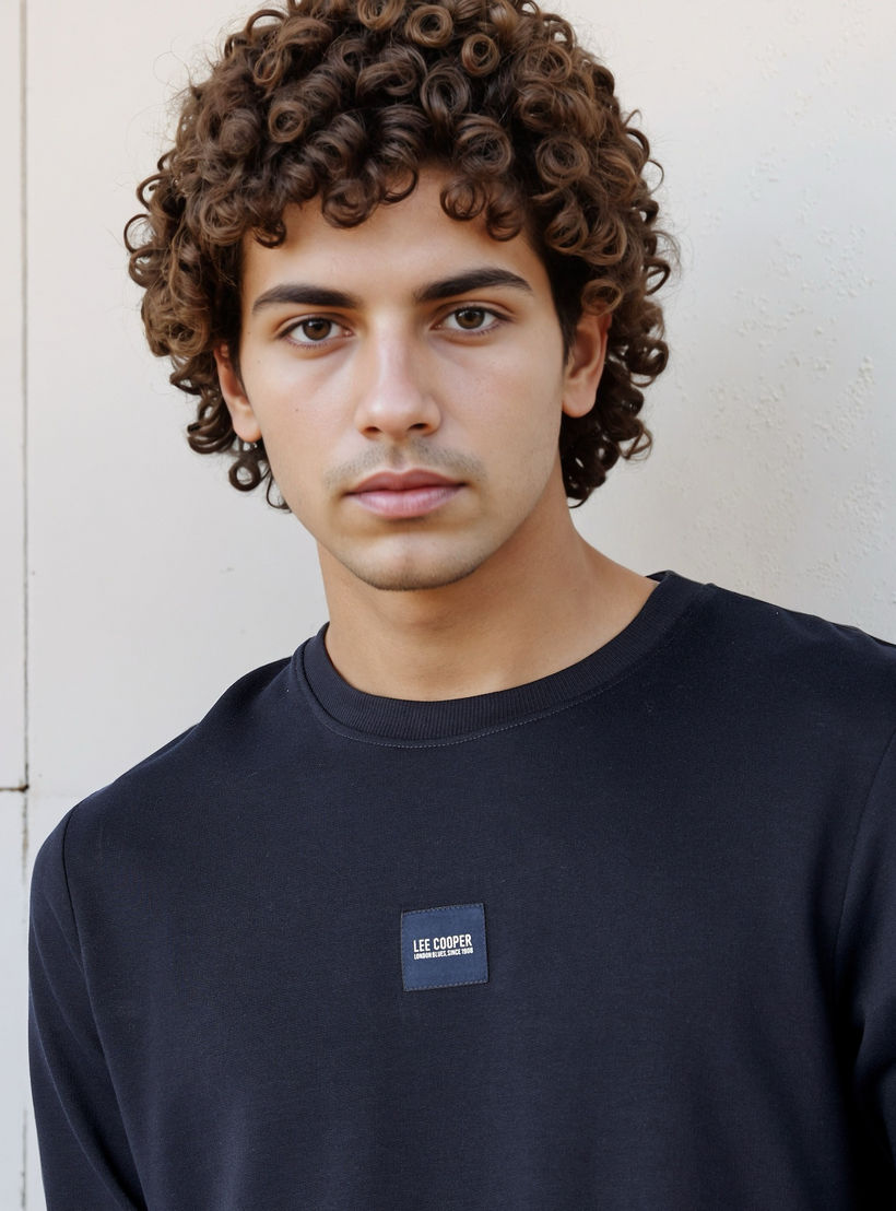 سويت شيرت بقصة عادية من لي كوبر-men-winterwear-hoodiesandsweatshirts-image-2