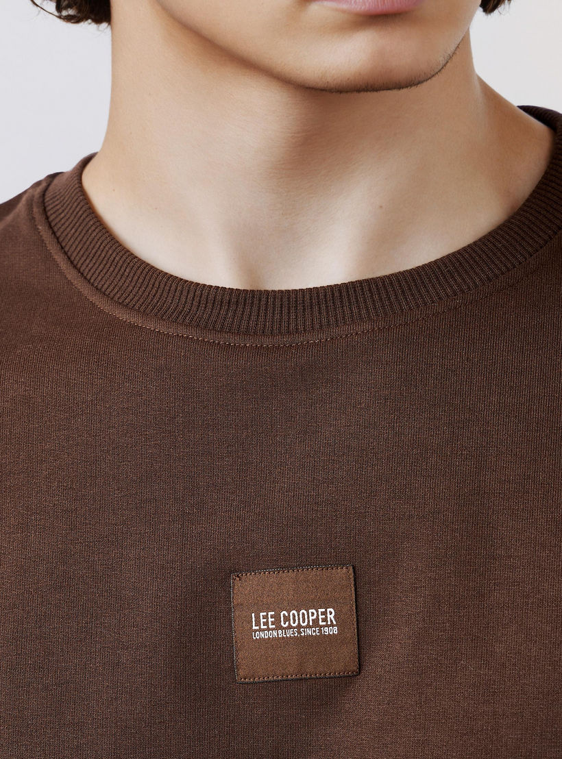 سويت شيرت بقصة عادية من لي كوبر-men-winterwear-hoodiesandsweatshirts-image-4