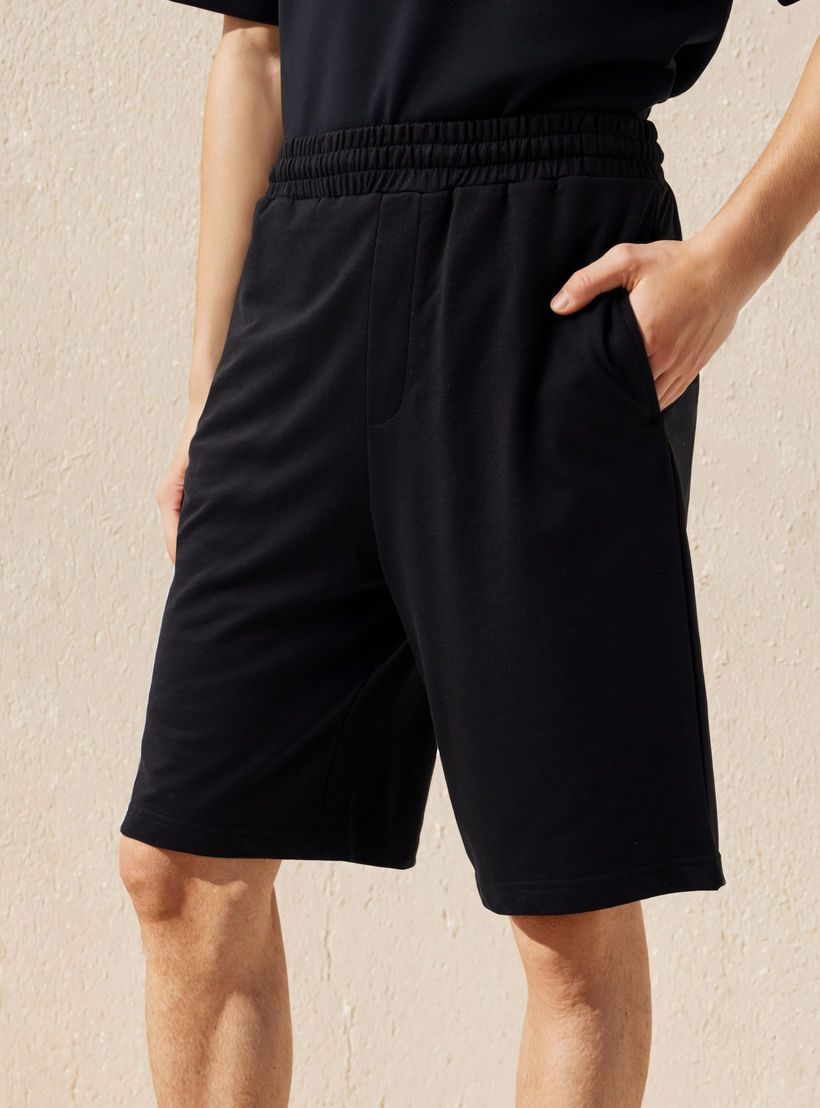شورت رجالي قطن بقصة مريحة-men-clothing-bottoms-shorts-image-1