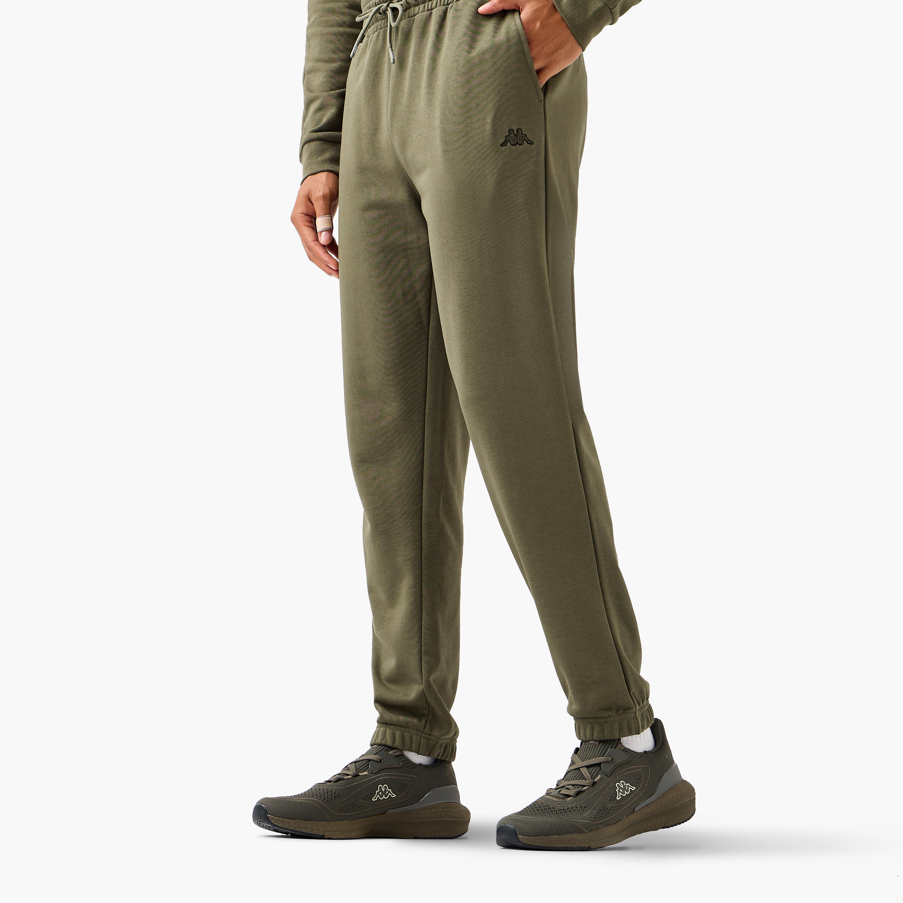 بنطلون رياضي بقصّة عادية وخصر مطاطي للرجال من كابا-men-clothing-sportswearandactivewear-bottoms-joggers-image-5