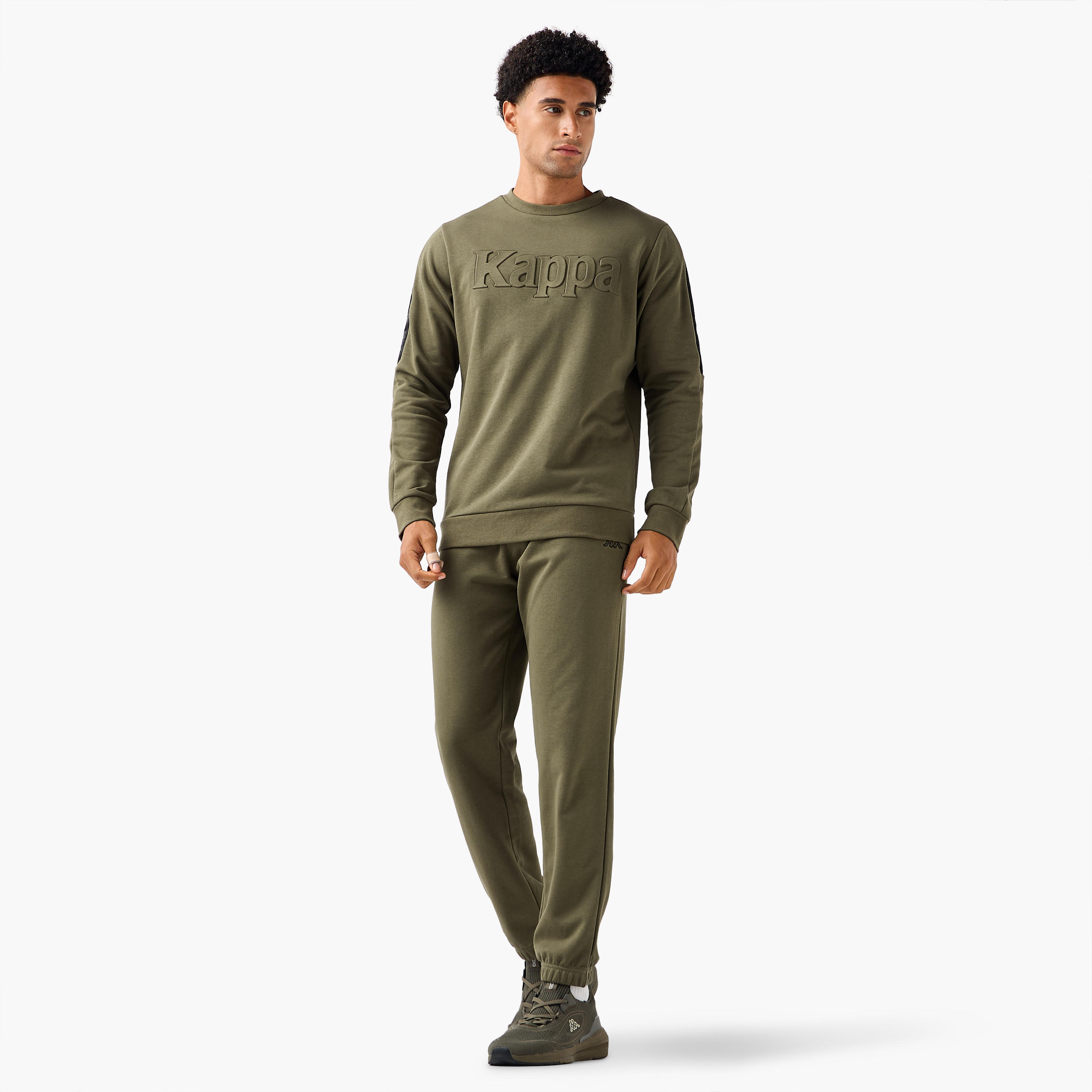 بنطلون رياضي بقصّة عادية وخصر مطاطي للرجال من كابا-men-clothing-sportswearandactivewear-bottoms-joggers-image-4