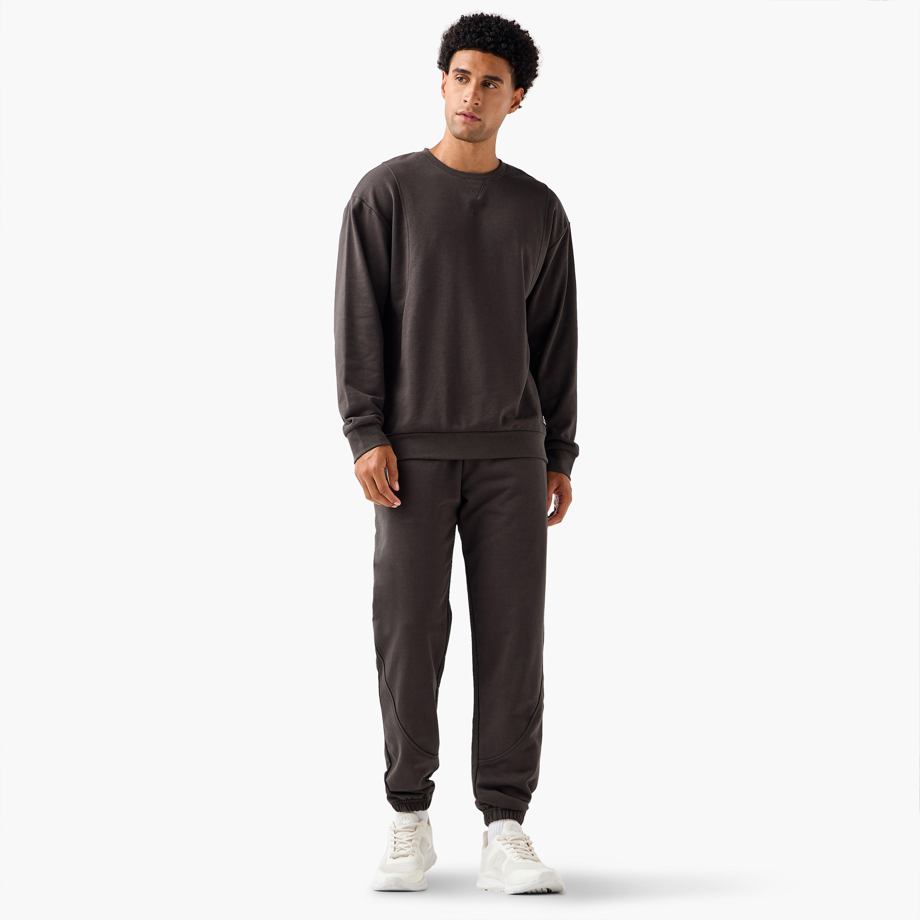 بنطلون رياضي بقصّة عادية وخصر مطاطي للرجال من كابا-men-clothing-sportswearandactivewear-bottoms-joggers-image-4