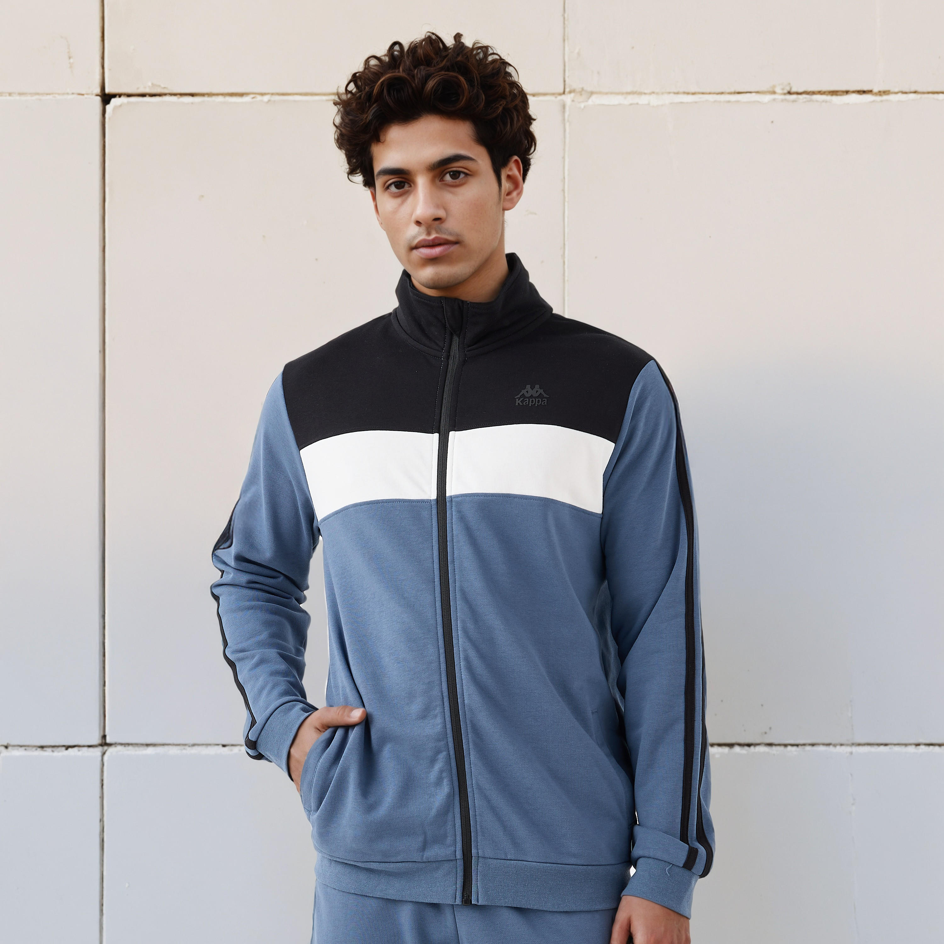 هودي قوالب ملونة بقصّة عادية للرجال من كابا-men-winterwear-hoodiesandsweatshirts-image-1