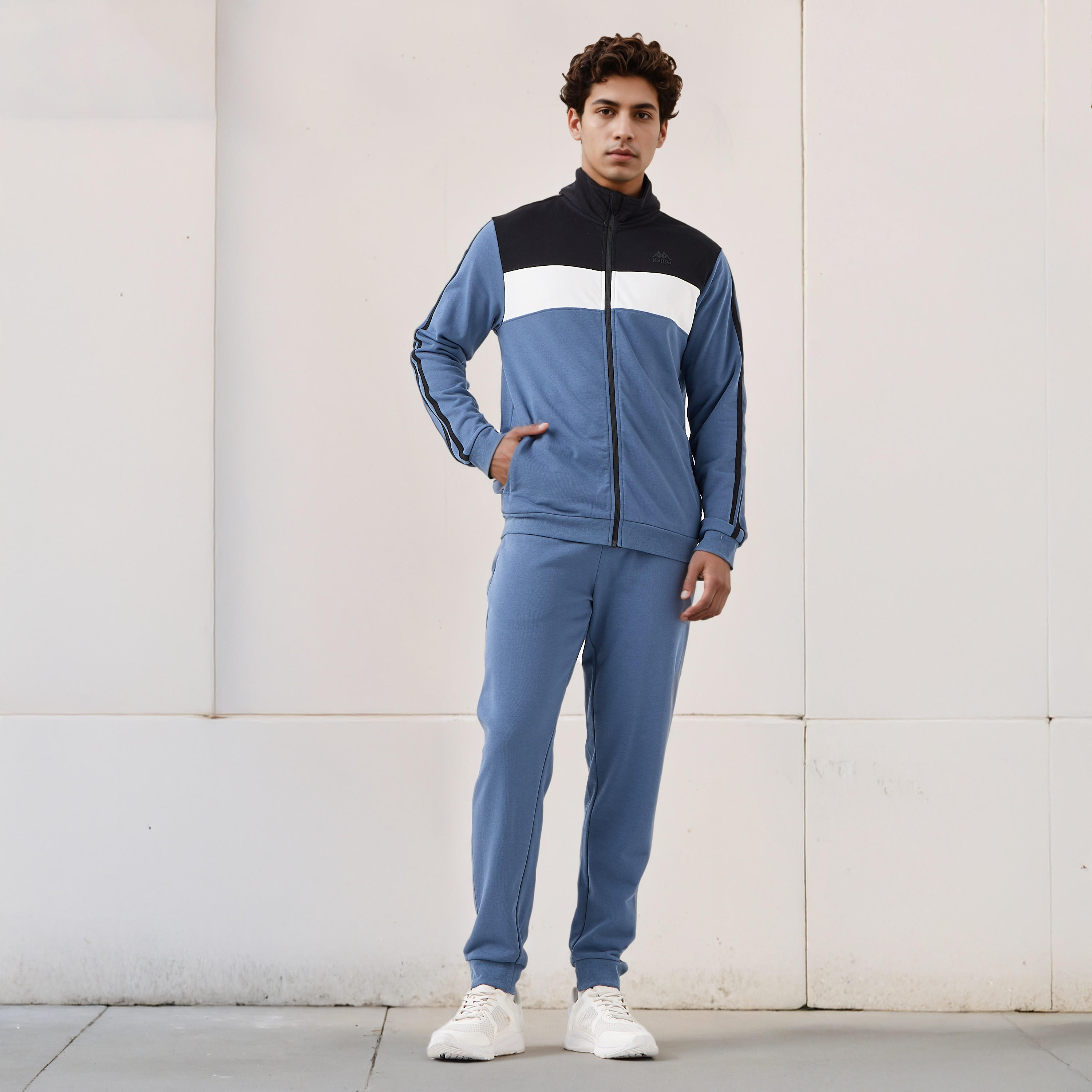 هودي قوالب ملونة بقصّة عادية للرجال من كابا-men-winterwear-hoodiesandsweatshirts-image-2