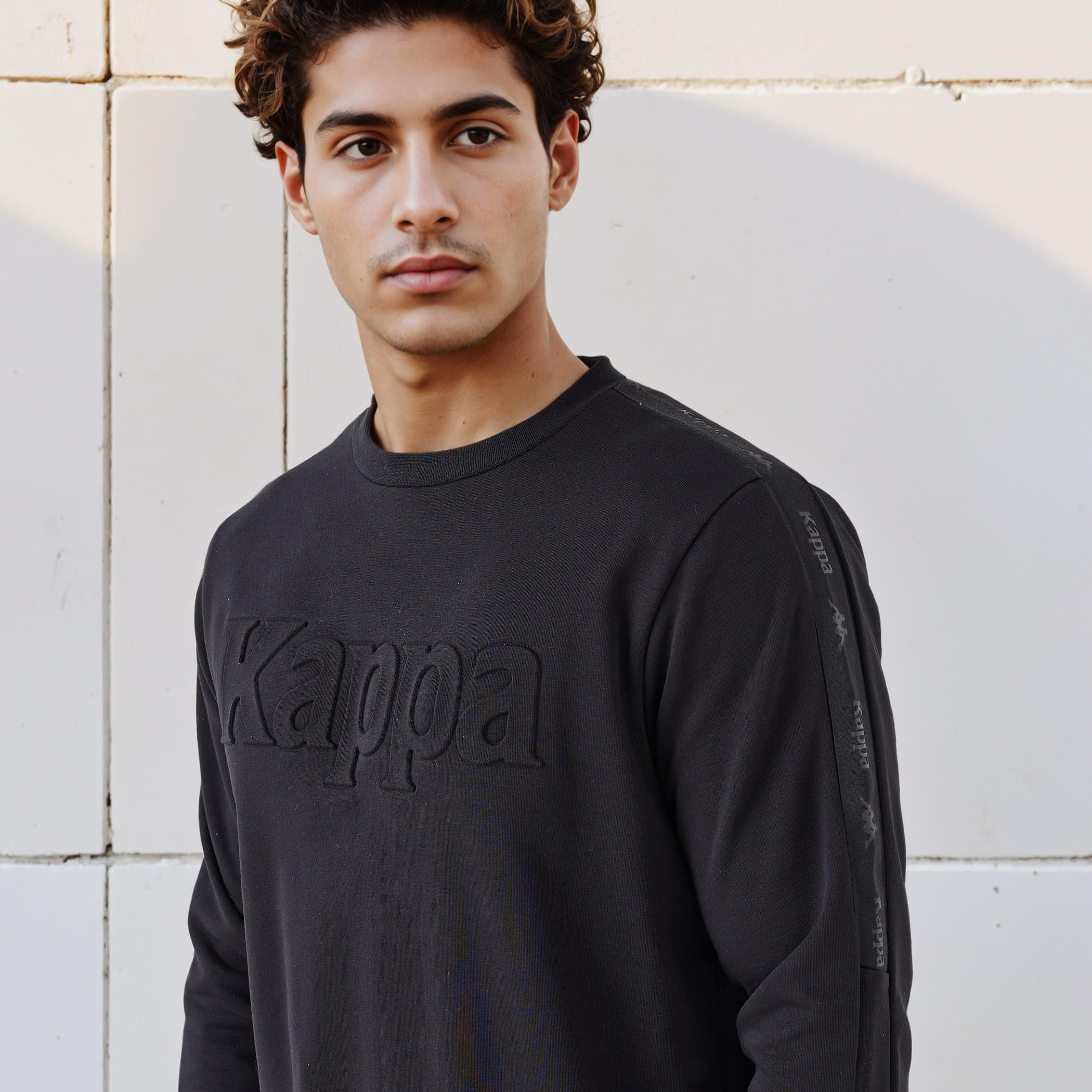 سويت شيرت رجالي بنقوش شعار وقصة عادية من كابا-men-winterwear-hoodiesandsweatshirts-image-3