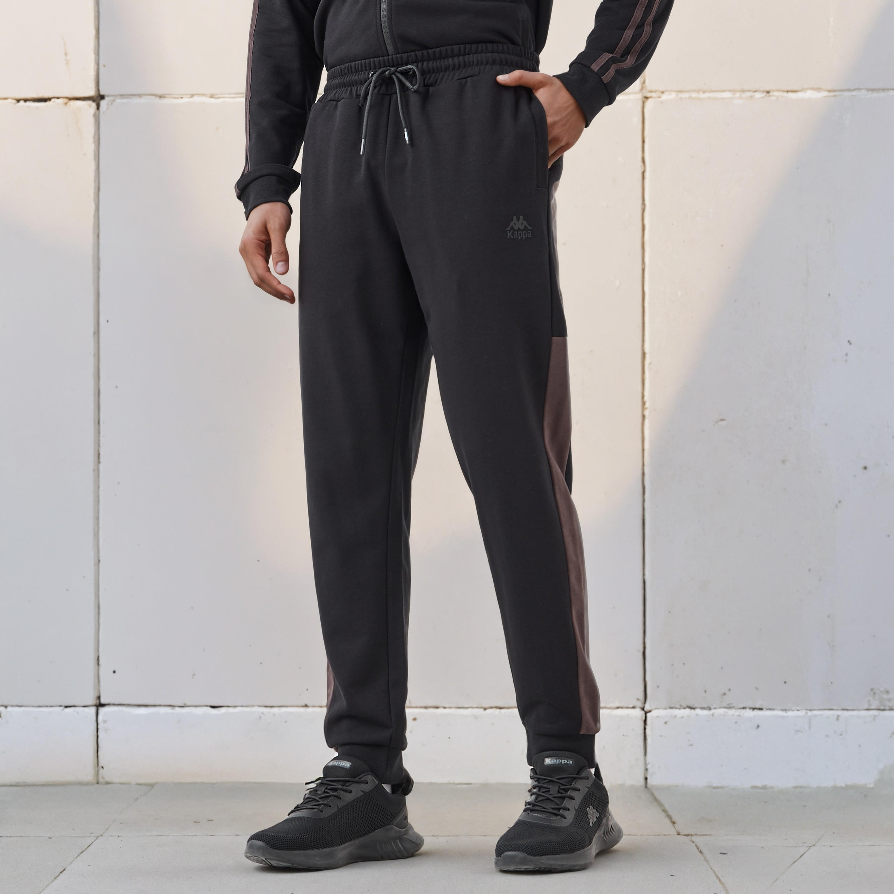 بنطلون رياضي بخصر مطاطي من كابا-men-clothing-bottoms-joggers-image-1
