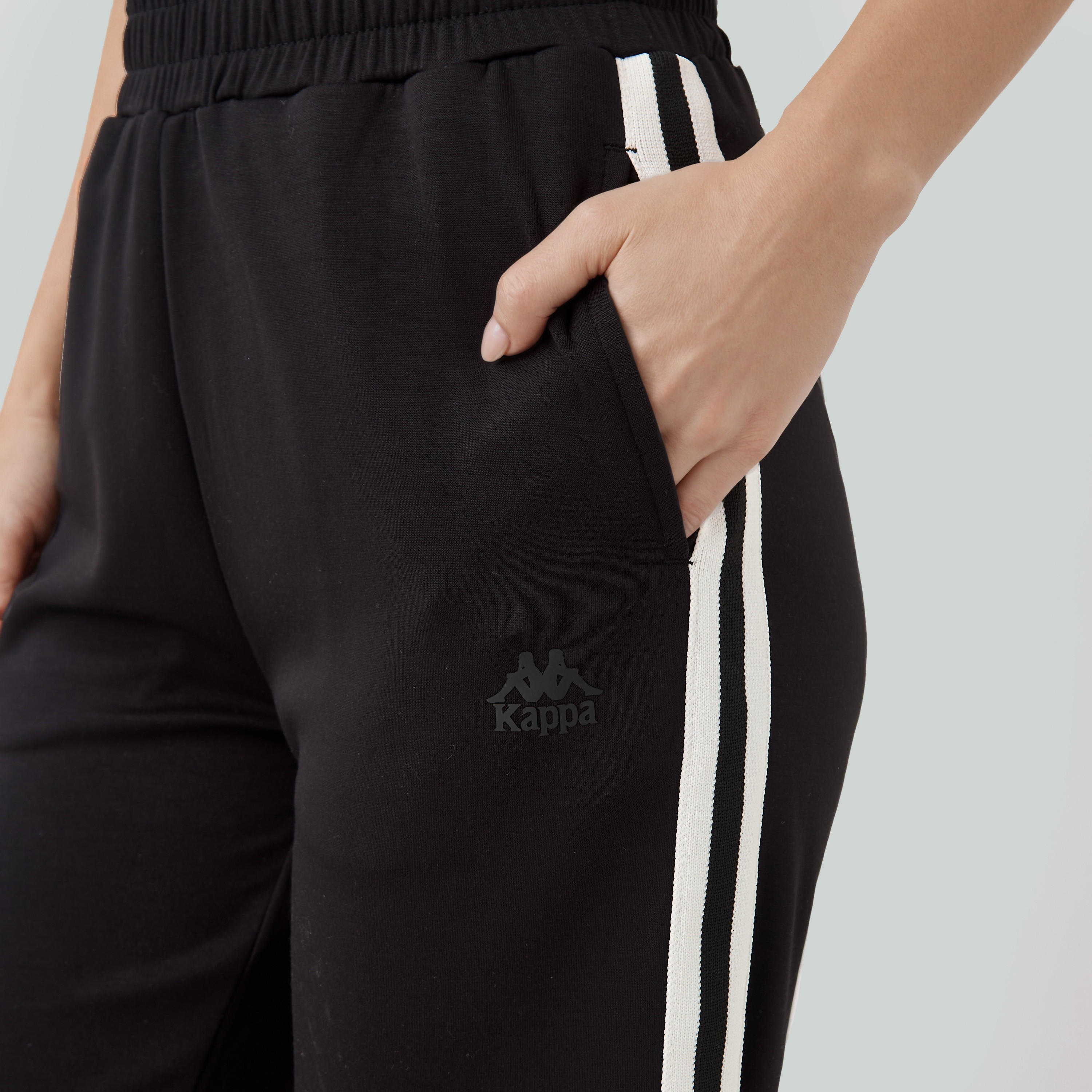 بنطلون رياضي ناعم الملمس بجيوب وشريط بلون مغاير للنساء من كابا-women-clothing-bottoms-joggers-image-4