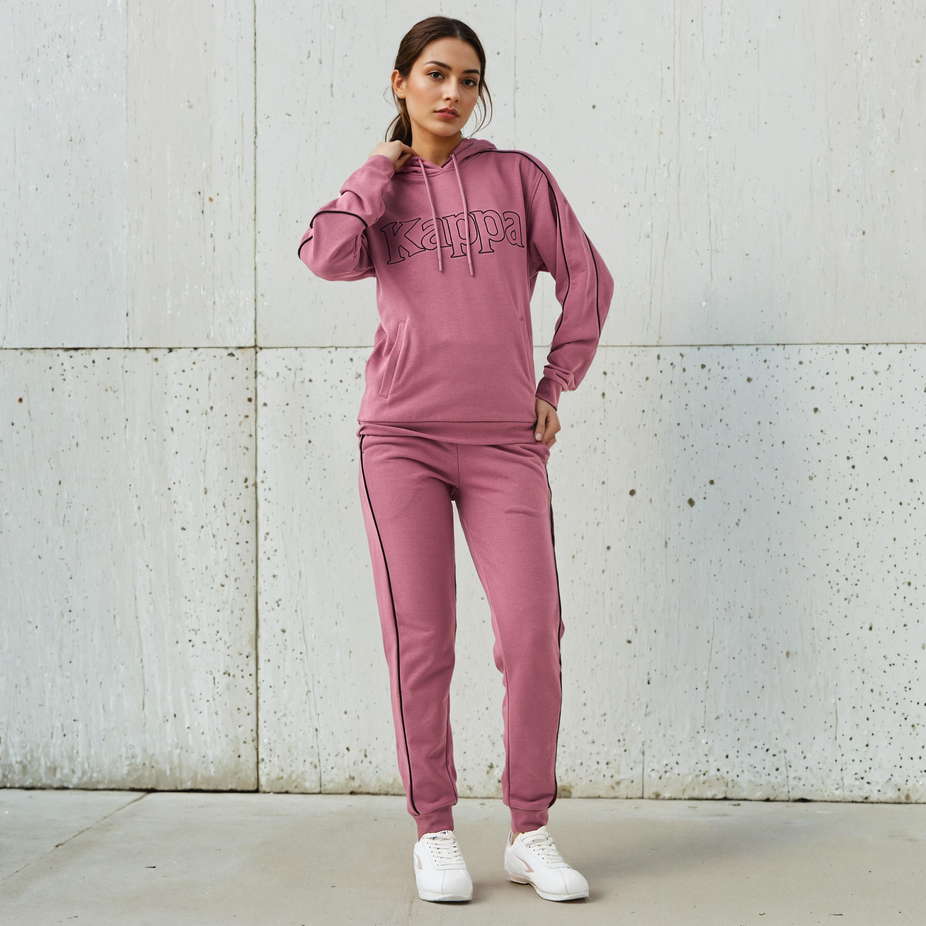 سويت شيرت بقصة عادية وقبعة وتطريز شعار من كابا-women-winterwear-hoodiesandsweatshirts-sweatshirts-image-2