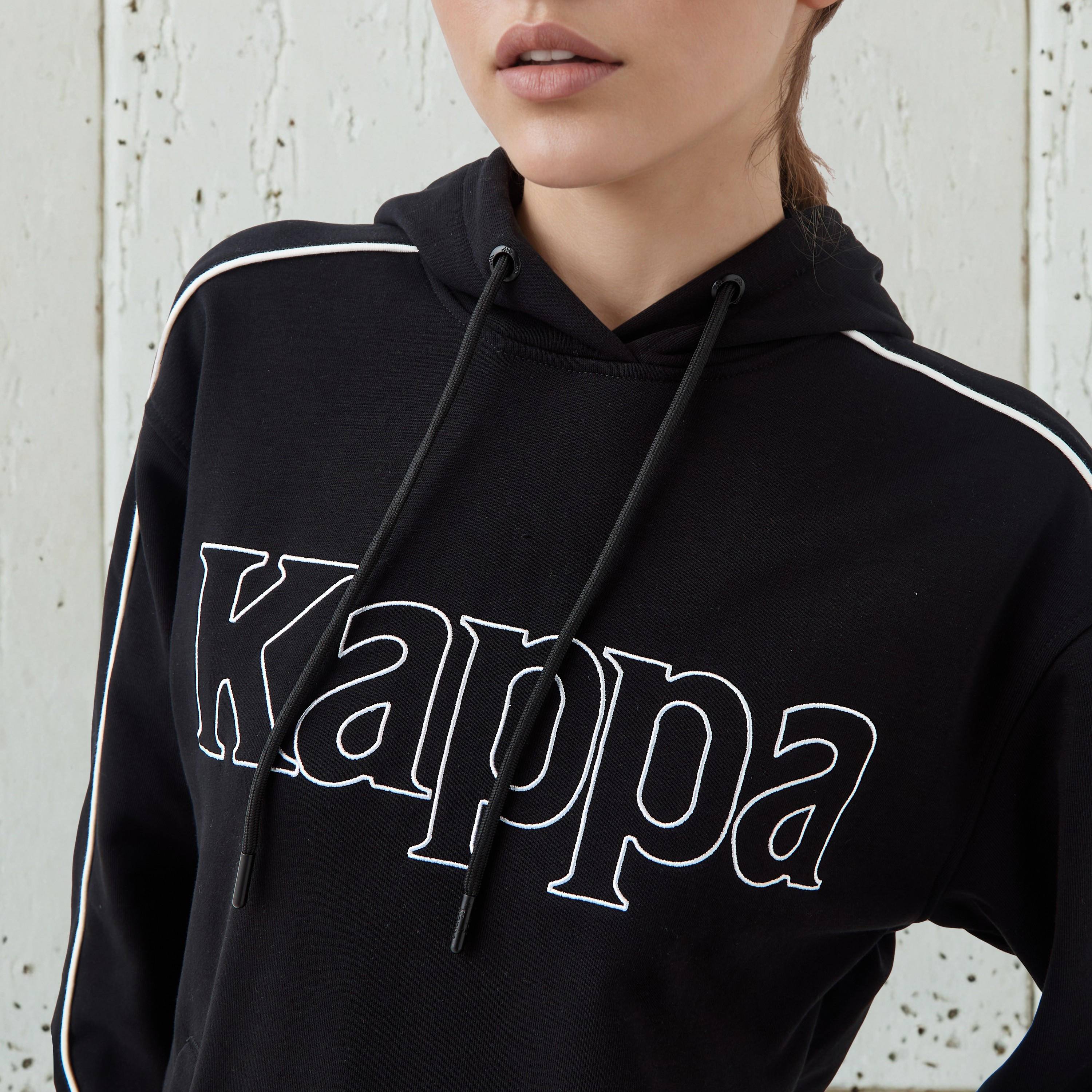 سويت شيرت بقصة عادية وقبعة وتطريز شعار من كابا-women-winterwear-hoodiesandsweatshirts-sweatshirts-image-5