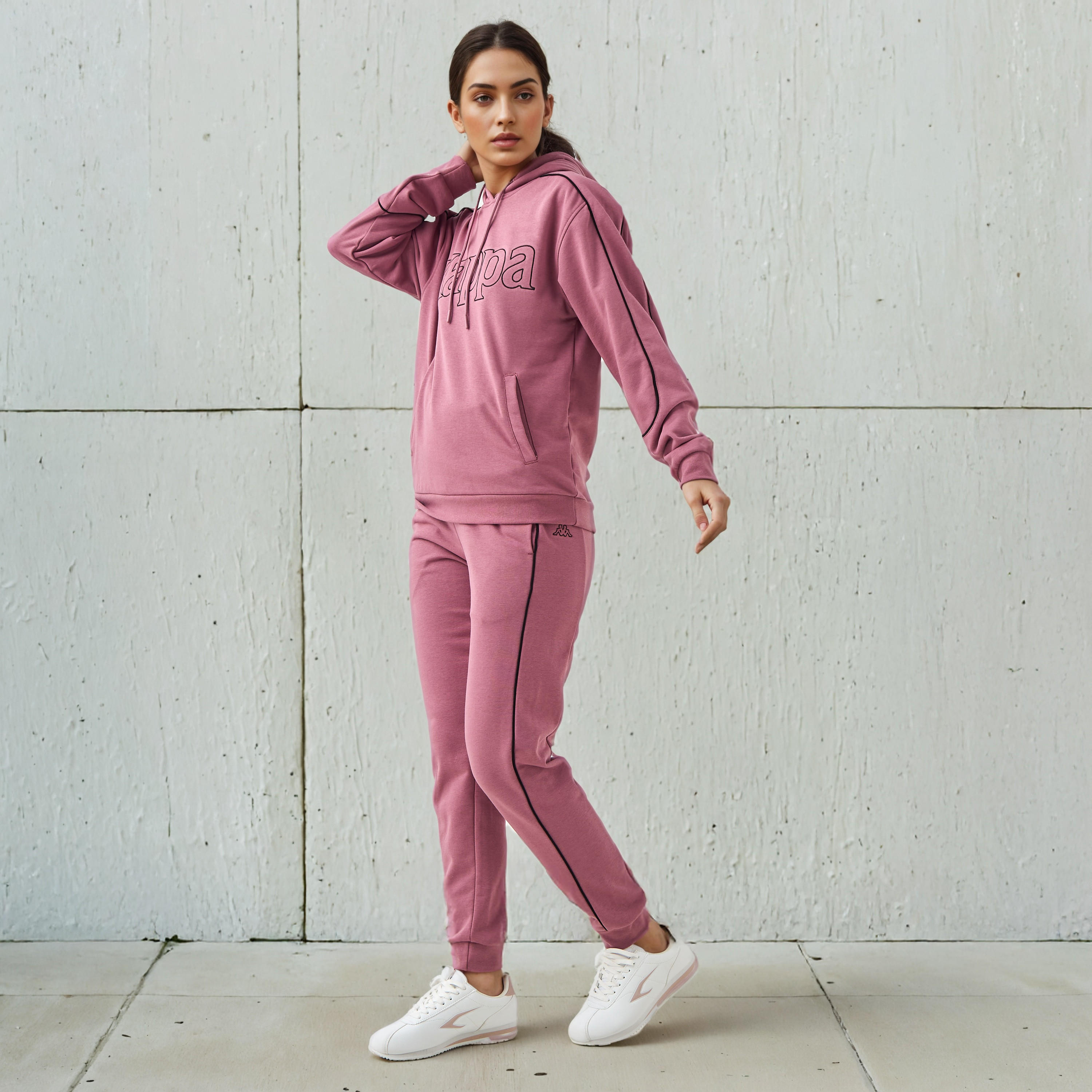 بنطال رياضي نسائي من كابا بقصة مريحة وخصر مرن مع جيوب-women-clothing-bottoms-joggers-image-2