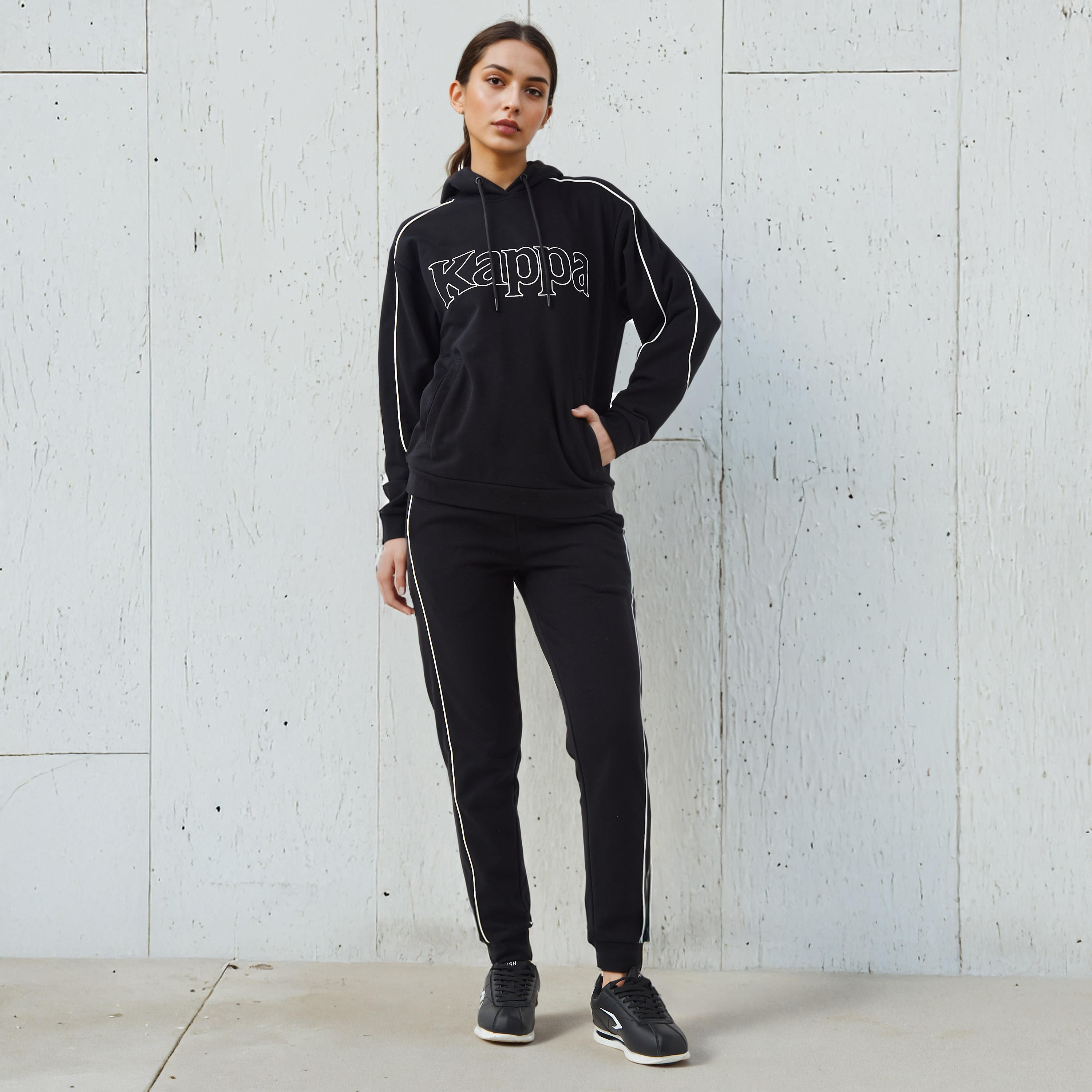 بنطال رياضي نسائي من كابا بقصة مريحة وخصر مرن مع جيوب-women-clothing-bottoms-joggers-image-2