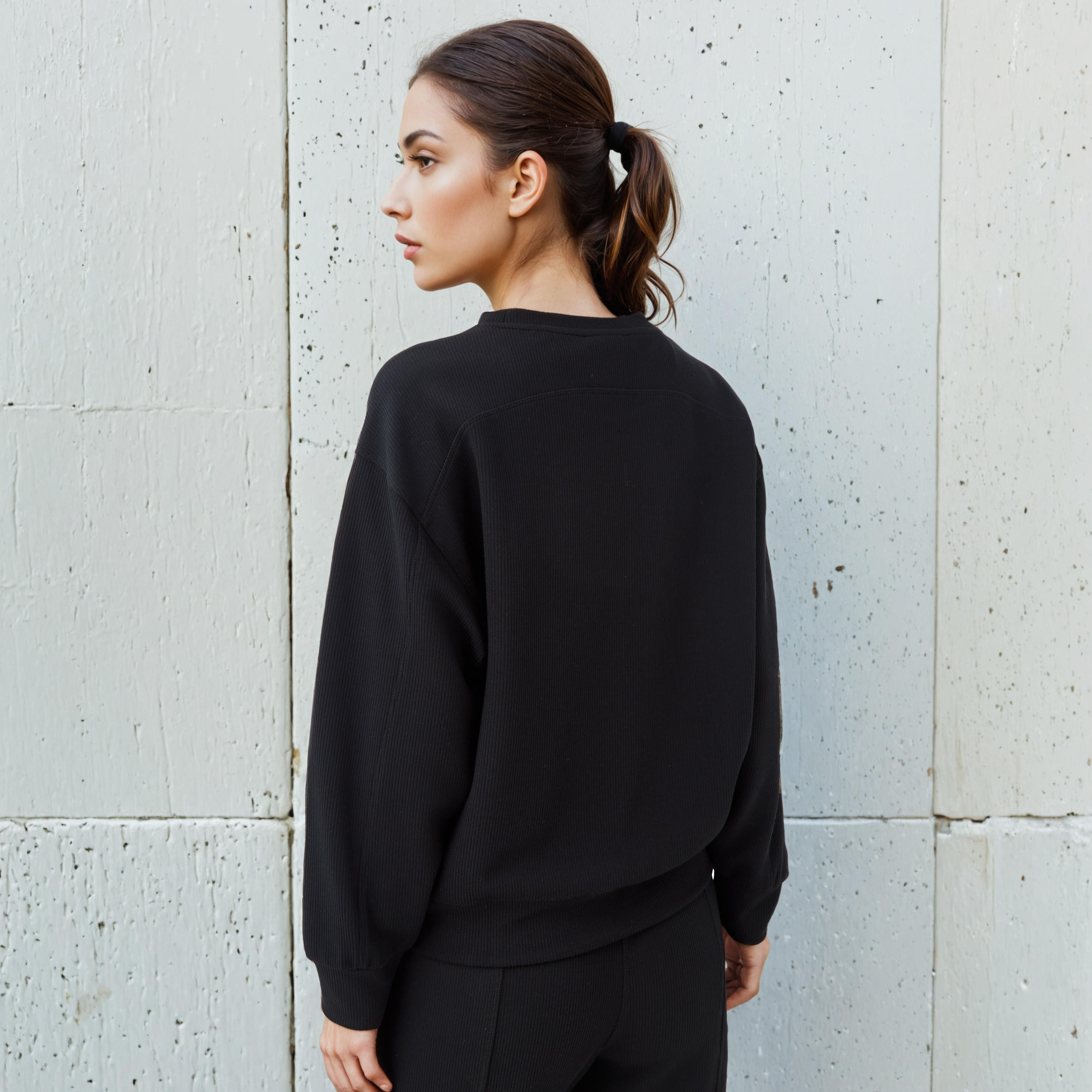 سويت شيرت مضلع بقصة عادية للنساء من كابا-women-winterwear-hoodiesandsweatshirts-sweatshirts-image-3
