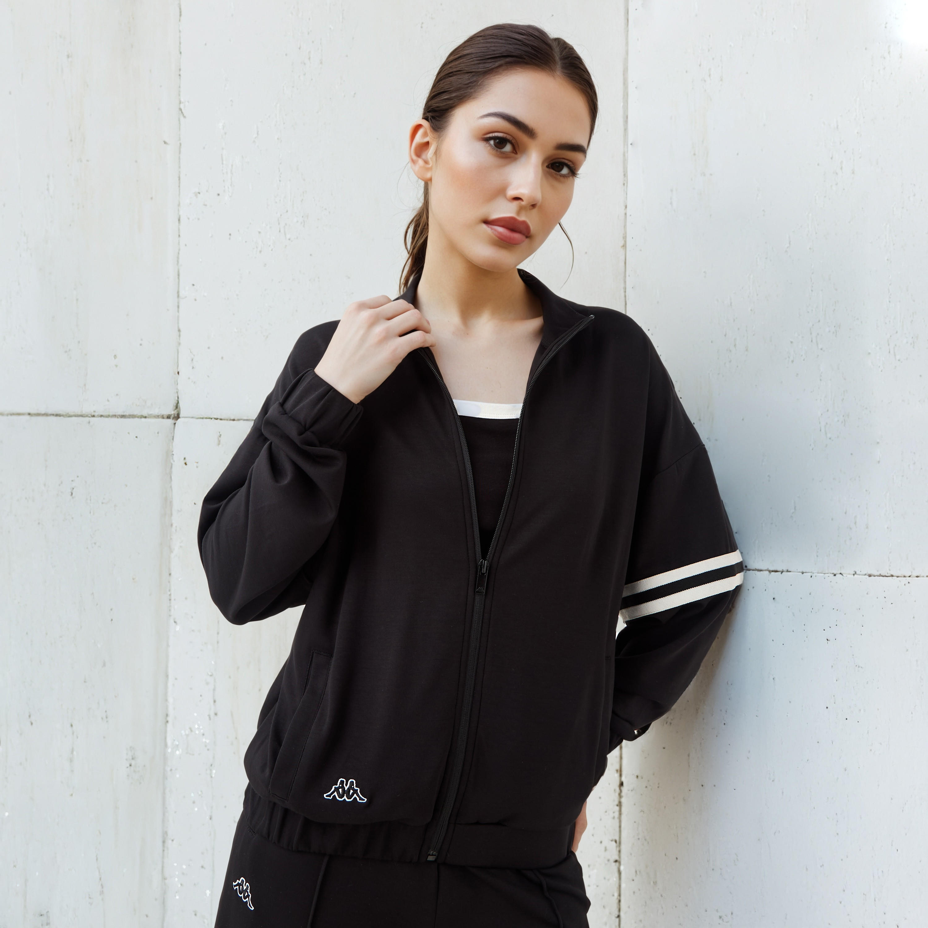 جاكيت ناعم بسحاب إغلاق للنساء من كابا-women-winterwear-coatsandjackets-jackets-image-5