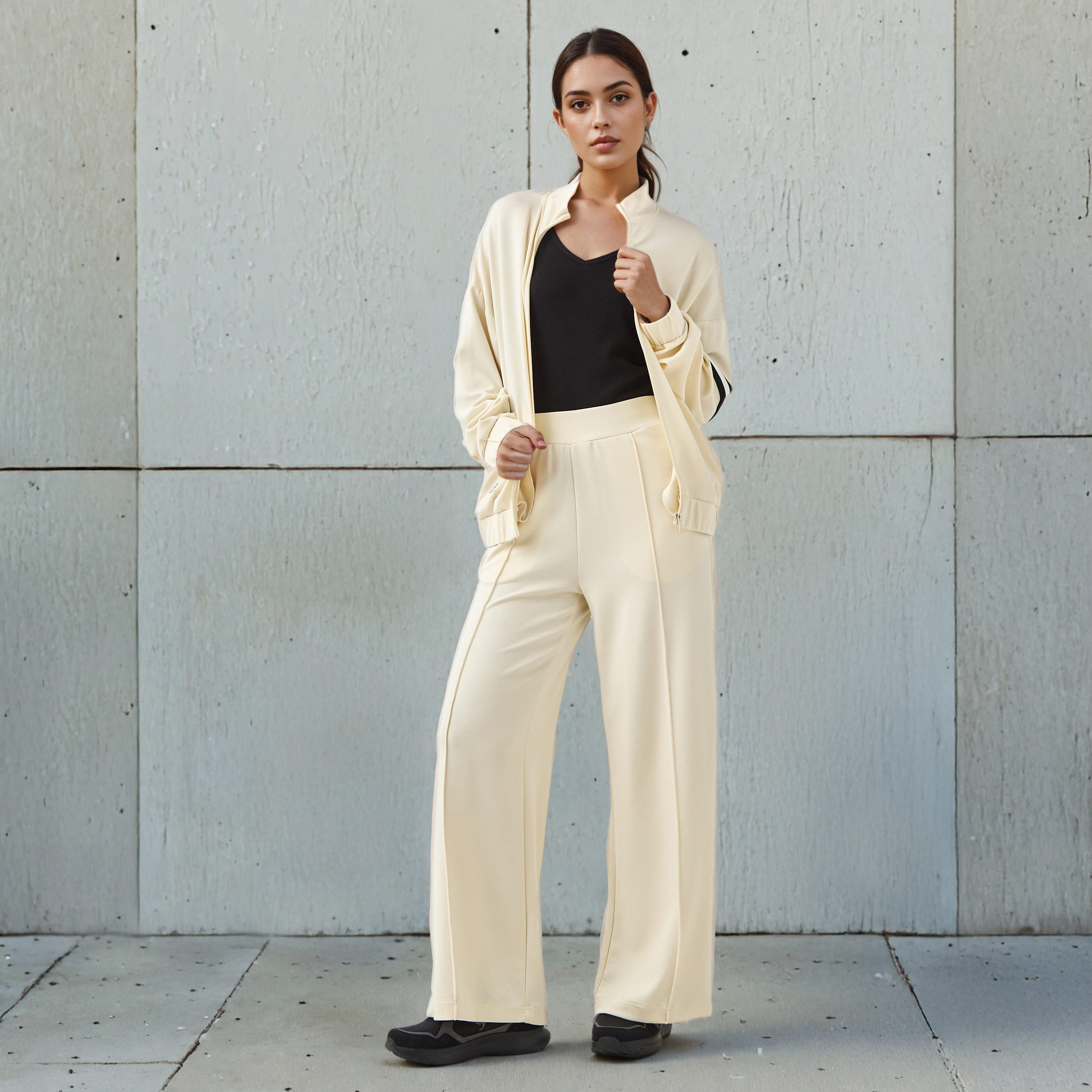 بنطال رياضي نسائي من كابا بقصة مريحة وملمس ناعم مع جيوب-women-clothing-bottoms-trousers-image-2